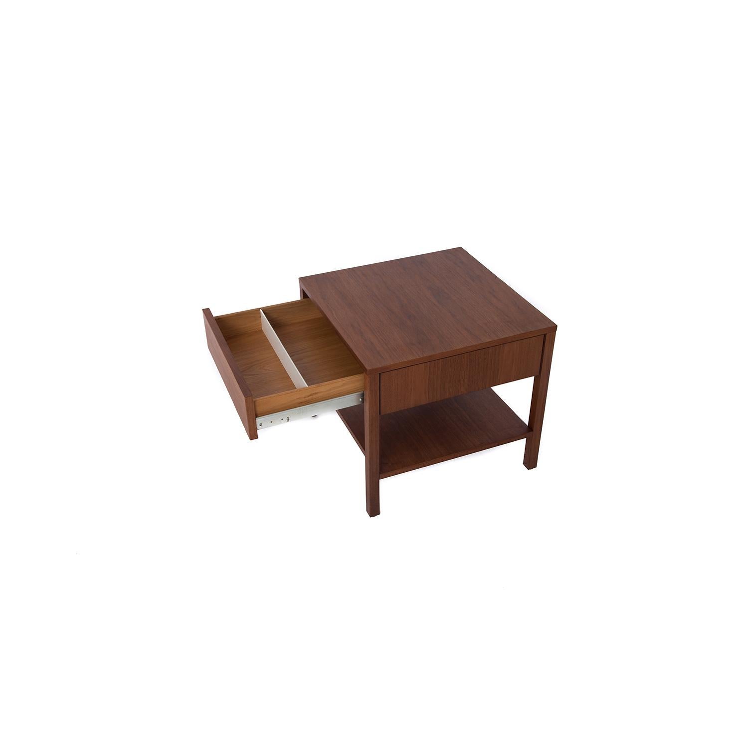 Mid-20th Century Pair of Side Tables with Drawer or Nightstands in Walnut by Florence Knoll
