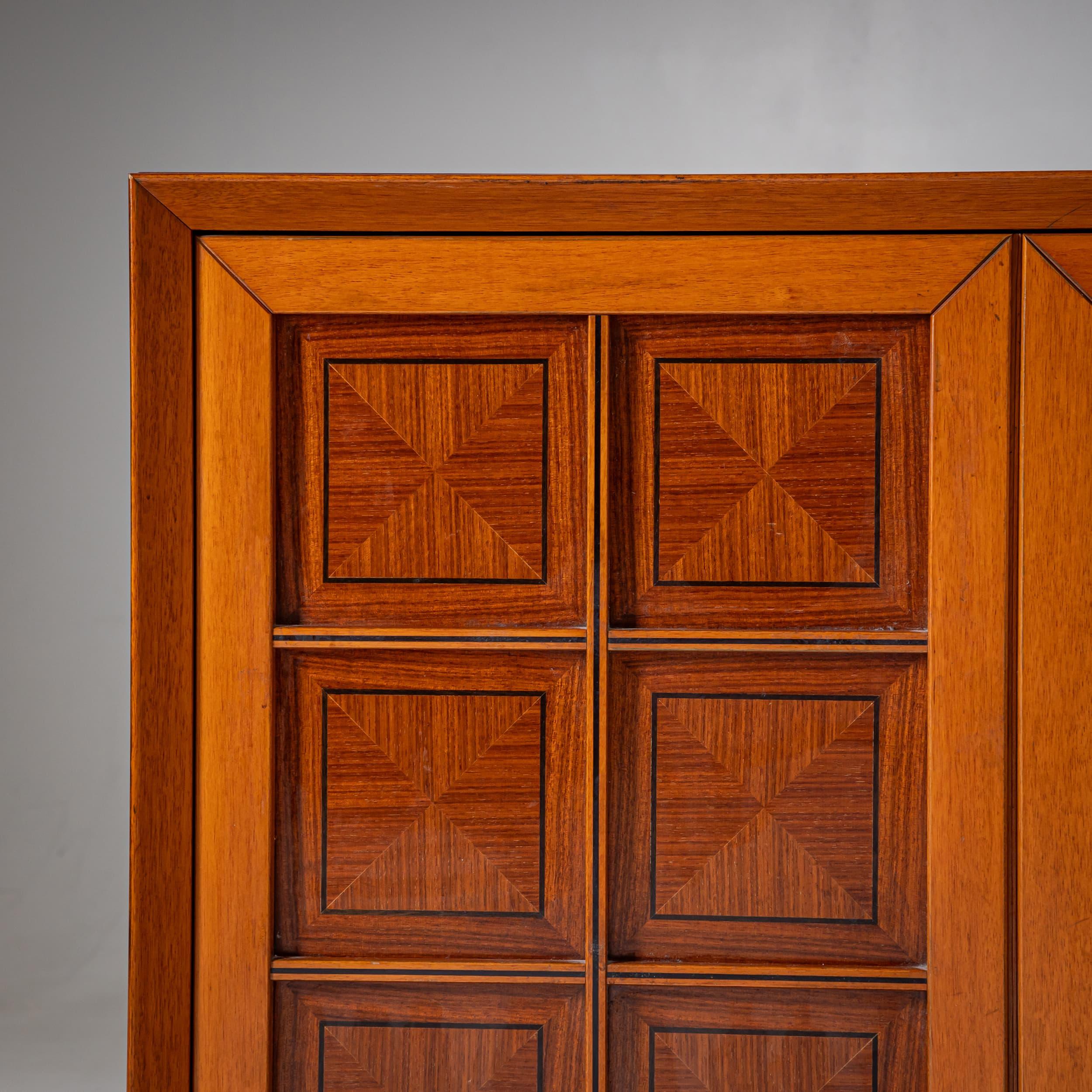 Pair of Sideboards by Mobili i Caccia alla Volpe, Italy, 1970s In Good Condition For Sale In Greding, DE