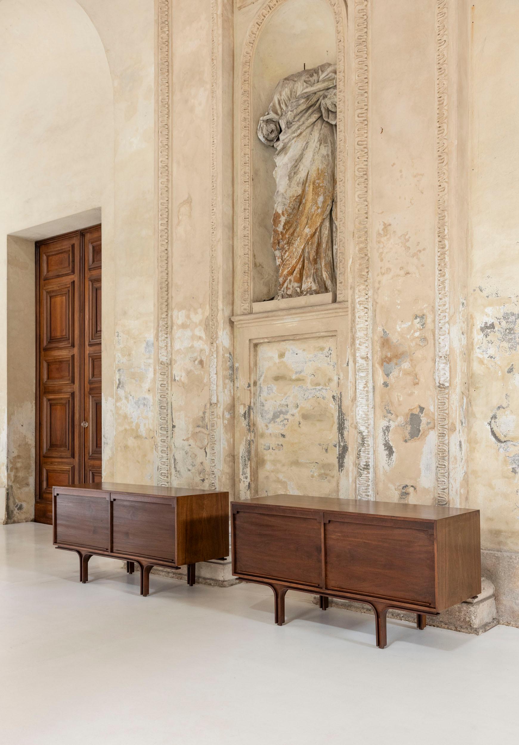 Paar Sideboards, Modelle 503 und 501 von Gianfranco Frattini für Bernini, Italien (Moderne der Mitte des Jahrhunderts) im Angebot