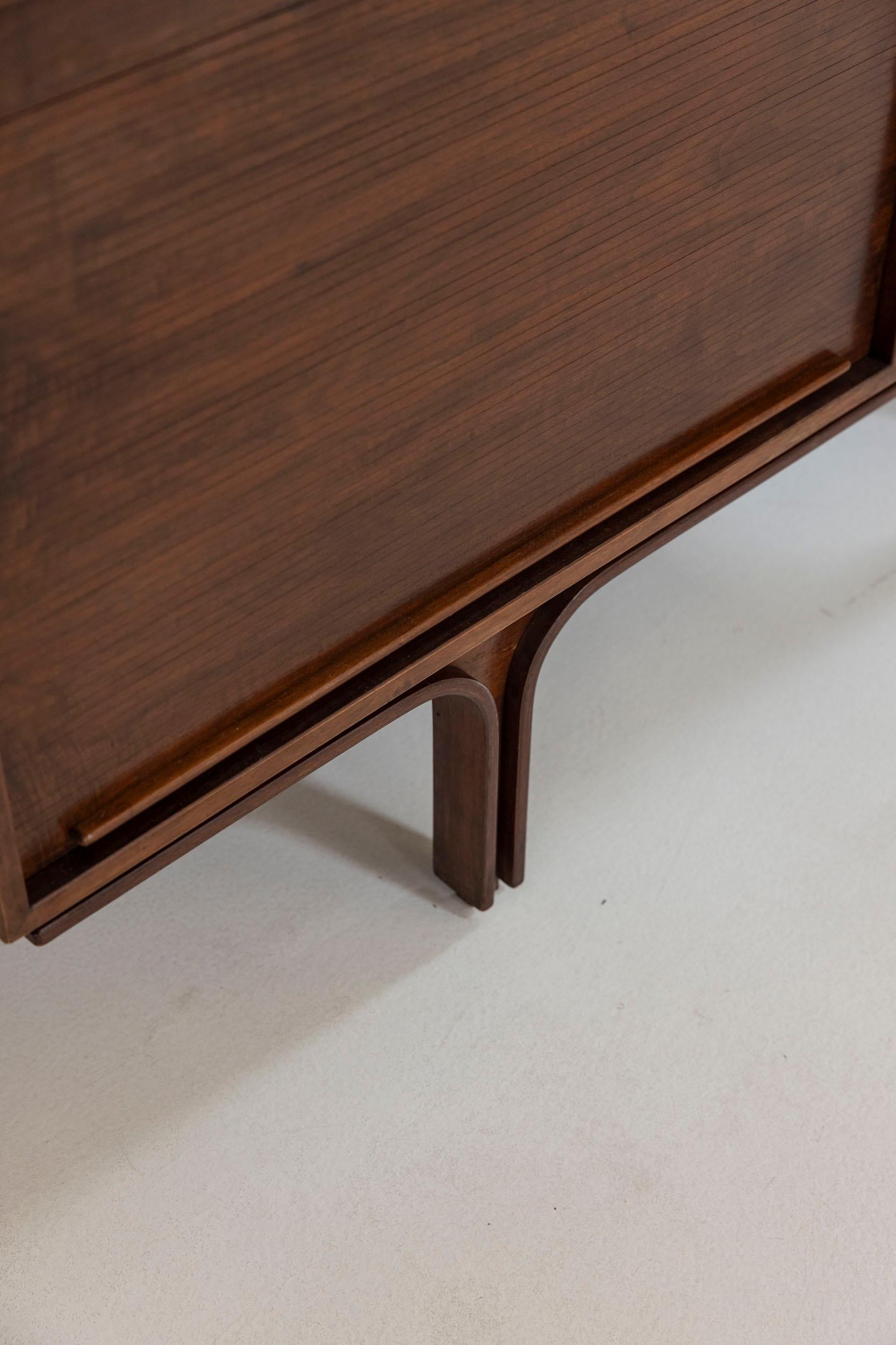 Paar Sideboards, Modelle 503 und 501 von Gianfranco Frattini für Bernini, Italien im Zustand „Hervorragend“ im Angebot in Piacenza, Italy