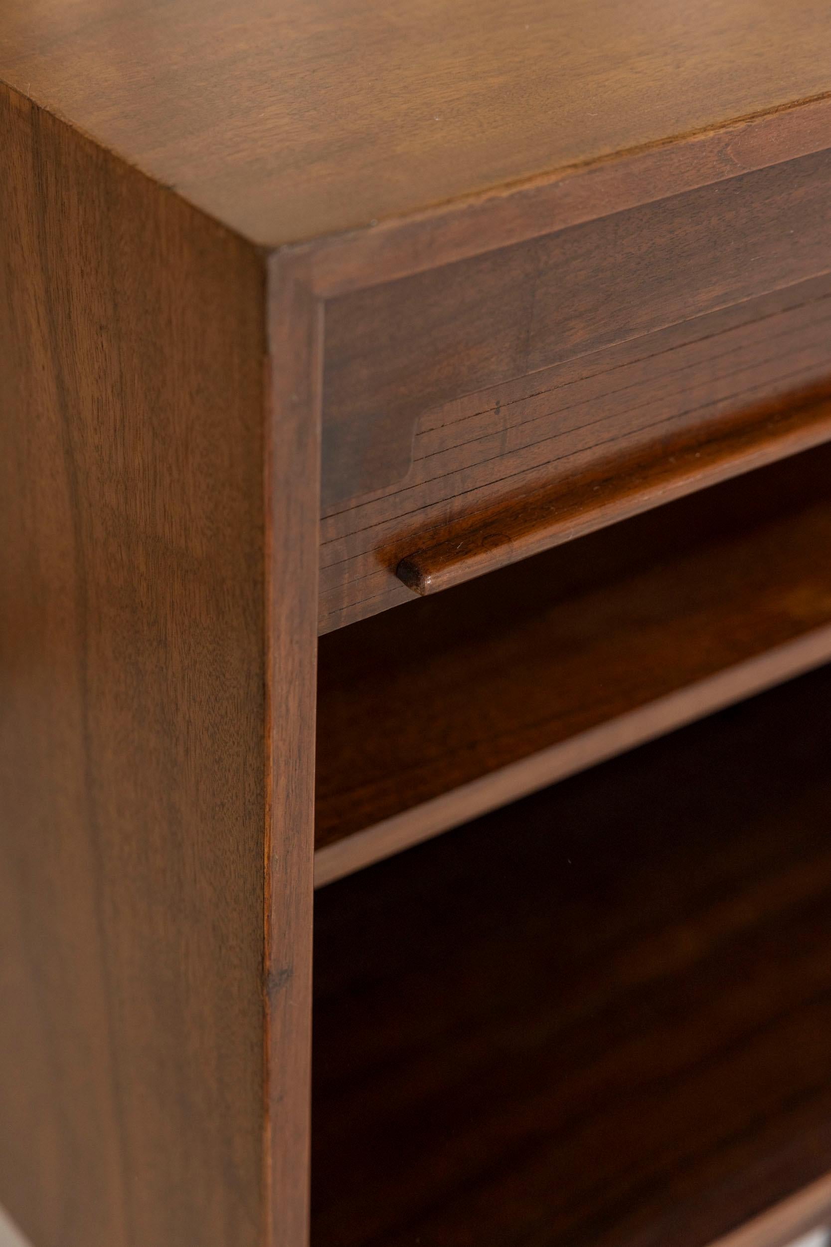 Paar Sideboards, Modelle 503 und 501 von Gianfranco Frattini für Bernini, Italien im Angebot 1