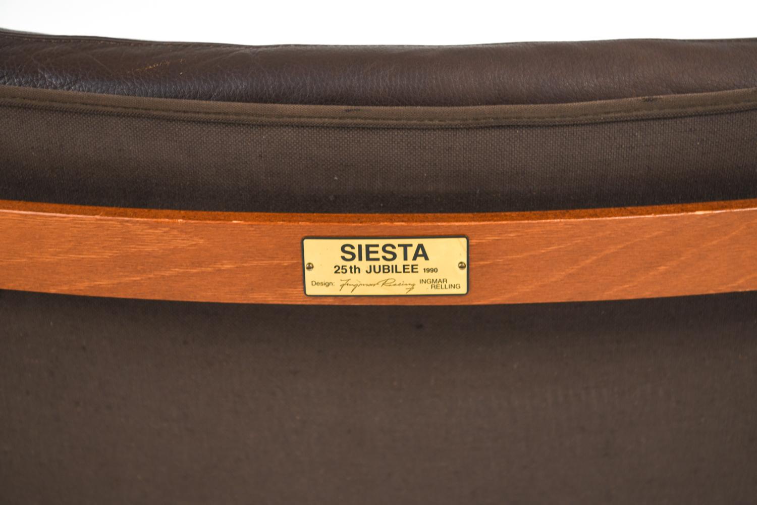 Pair of Siesta Chairs by Ingmar Relling for Westnofa, Norway In Good Condition In Norwalk, CT