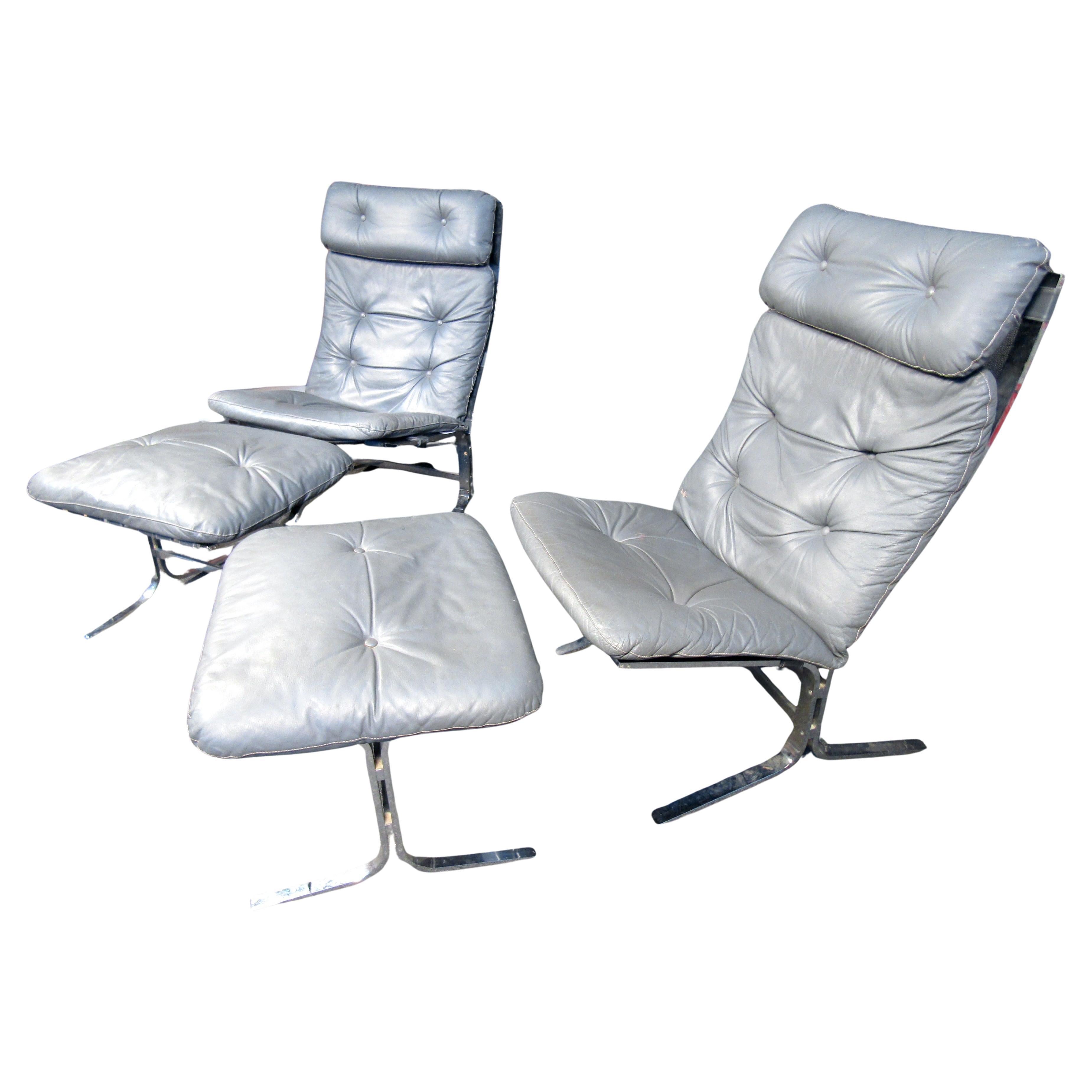 Paire de chaises Siesta avec Ottomans