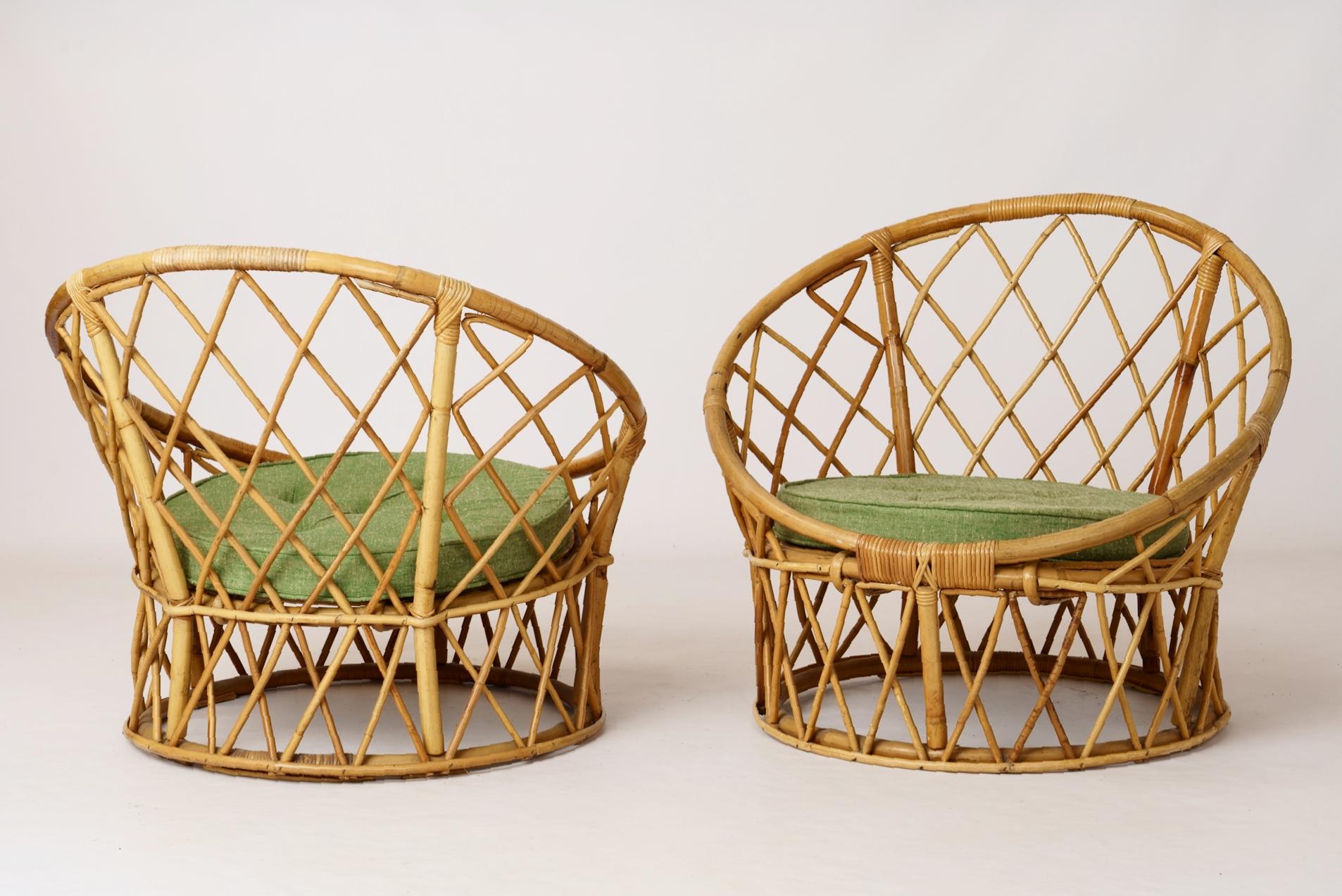 Coppia di lettini in rattan a cesto firmati 