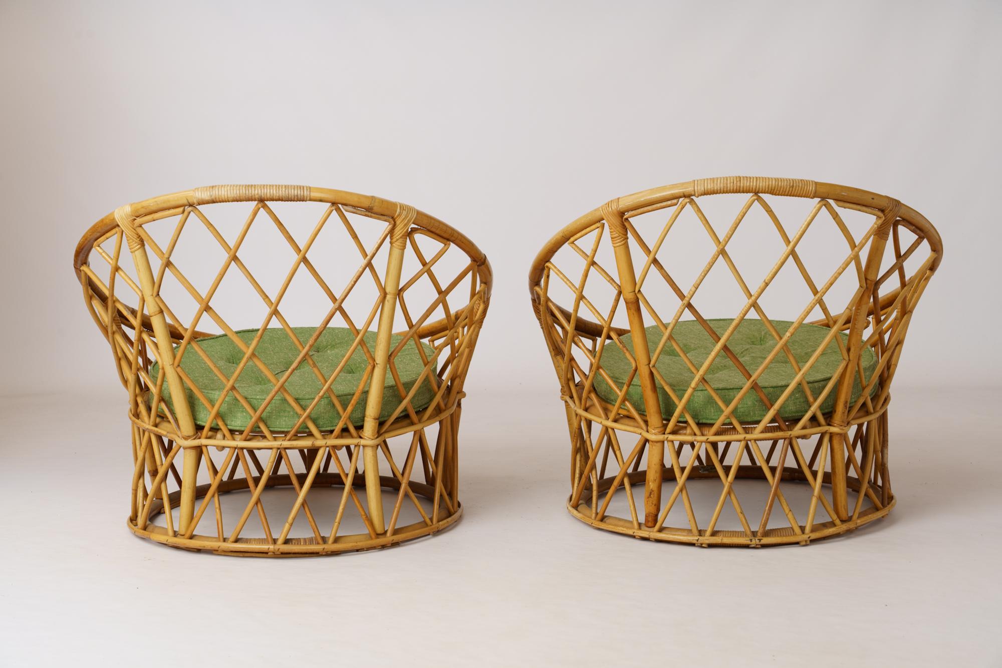 Coppia di lettini in rattan a cesto firmati 