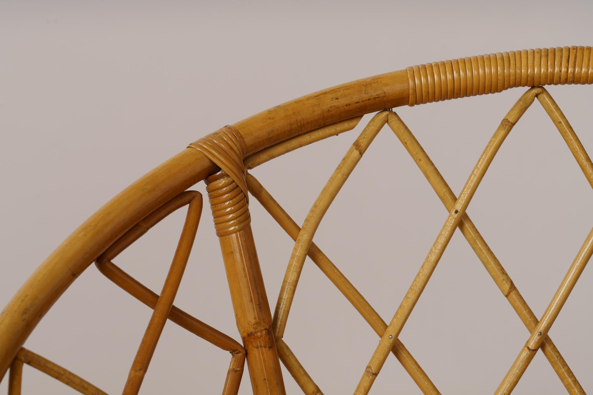 Coppia di lettini in rattan a cesto firmati 