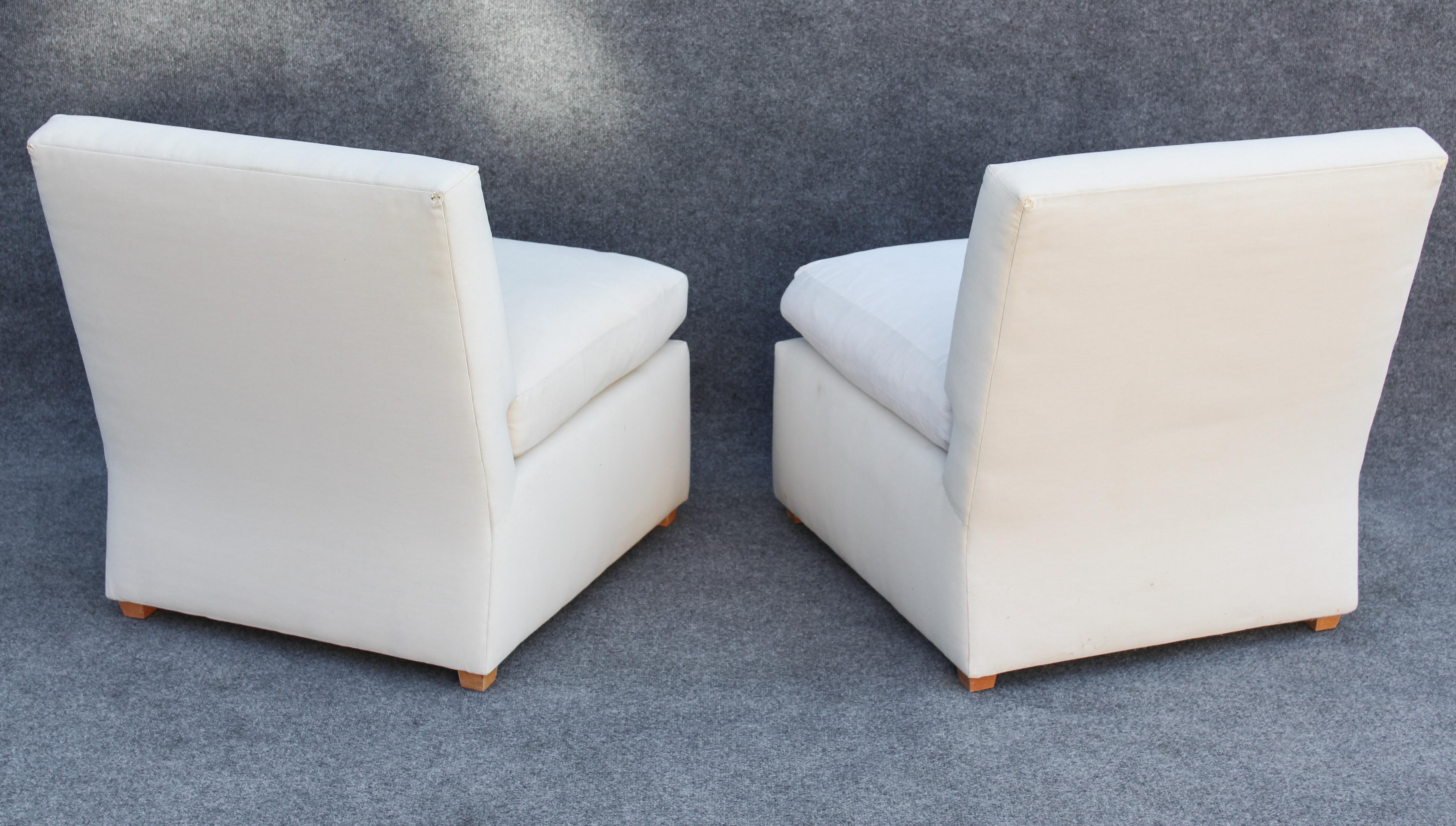 American Pair of Signed Billy Baldwin White Upholstered Postmodern Slipper Lounge Chairs 