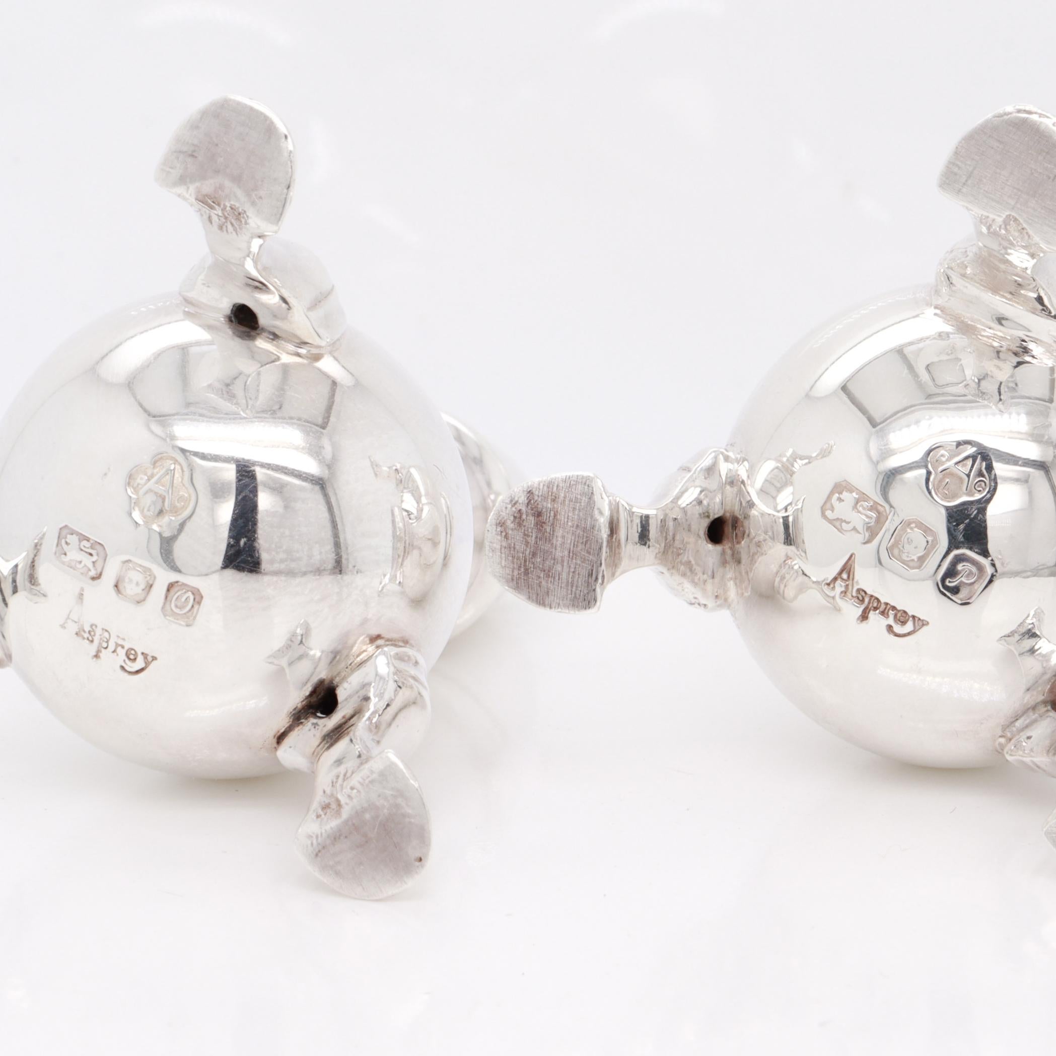 Paar signierte Salz- und Pfefferstreuer aus Sterlingsilber von Asprey & Garrard in einer Box im Angebot 1