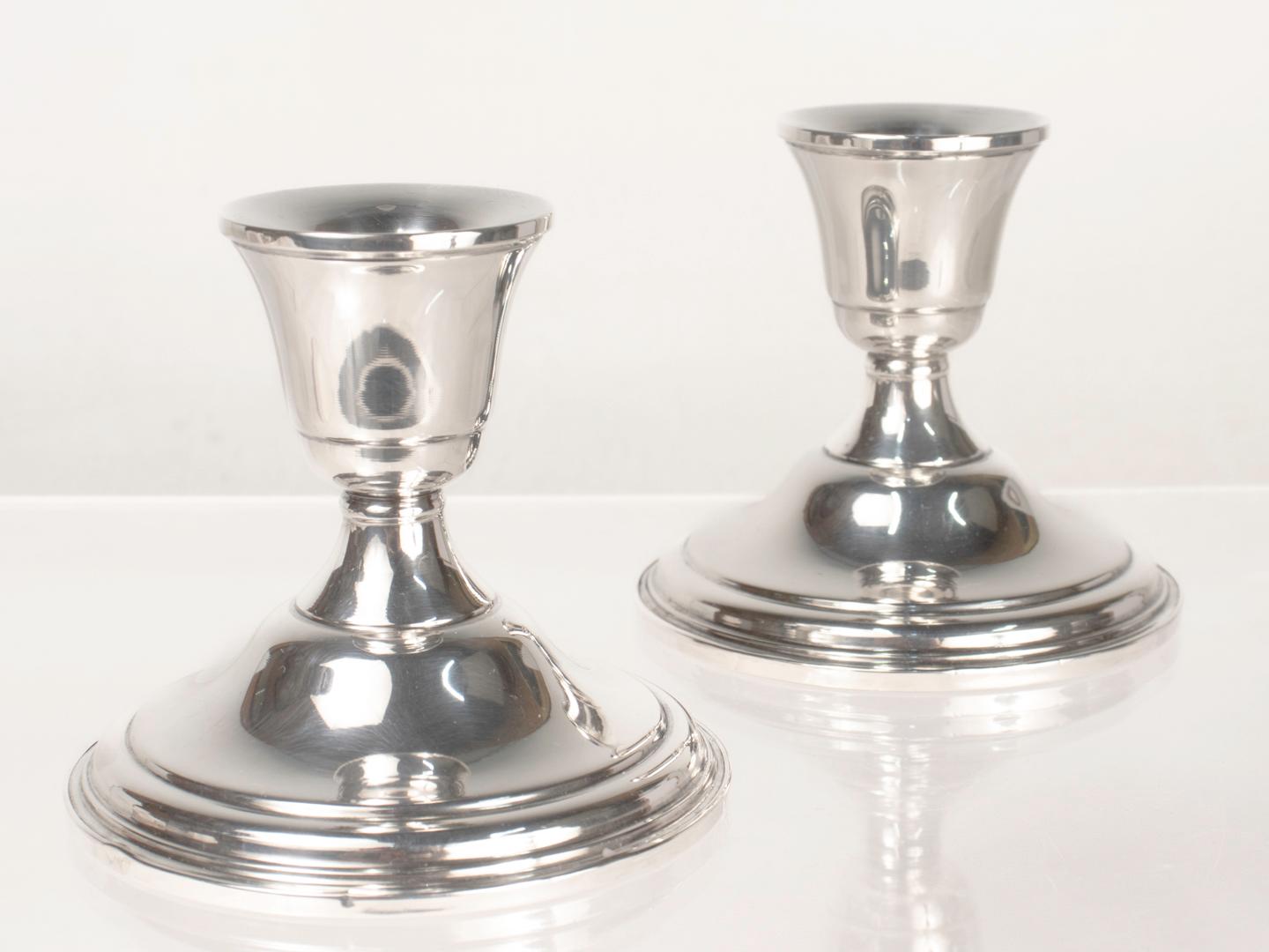Paar signierte Cartier-Kerzenständer aus Sterlingsilber aus der Mitte des Jahrhunderts 2