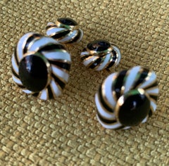 Pair of Signed David Webb 18-Karat Gold Enamel Cufflinks