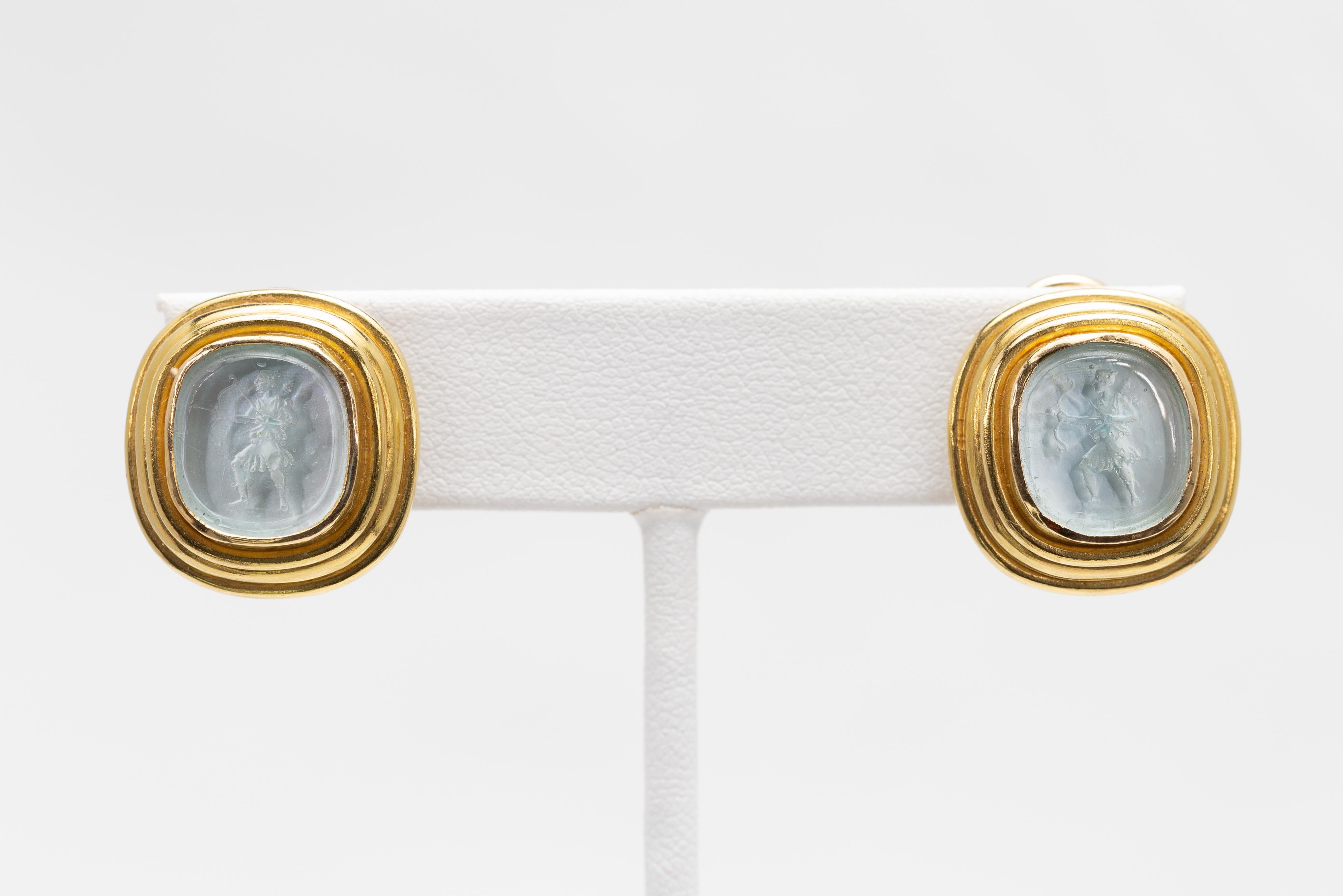 Pair of Signed Elizabeth Locke Artemis Glass Intaglio Earrings in Yellow Gold In Good Condition In Miami, FL