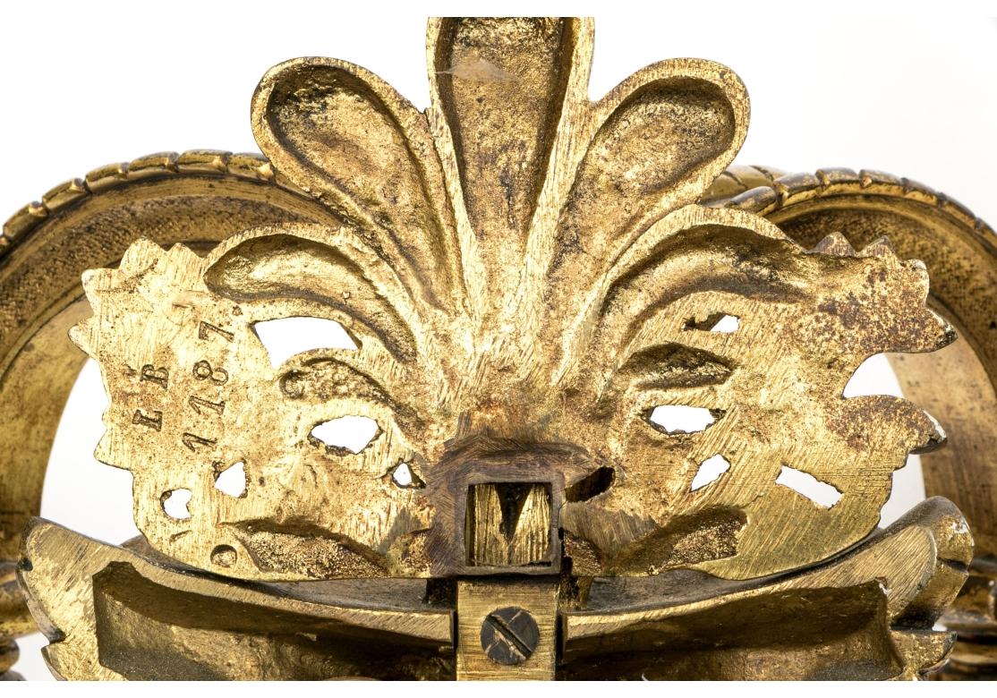 Coppia di applique firmate in bronzo dorato francese in stile neoclassico in vendita 5