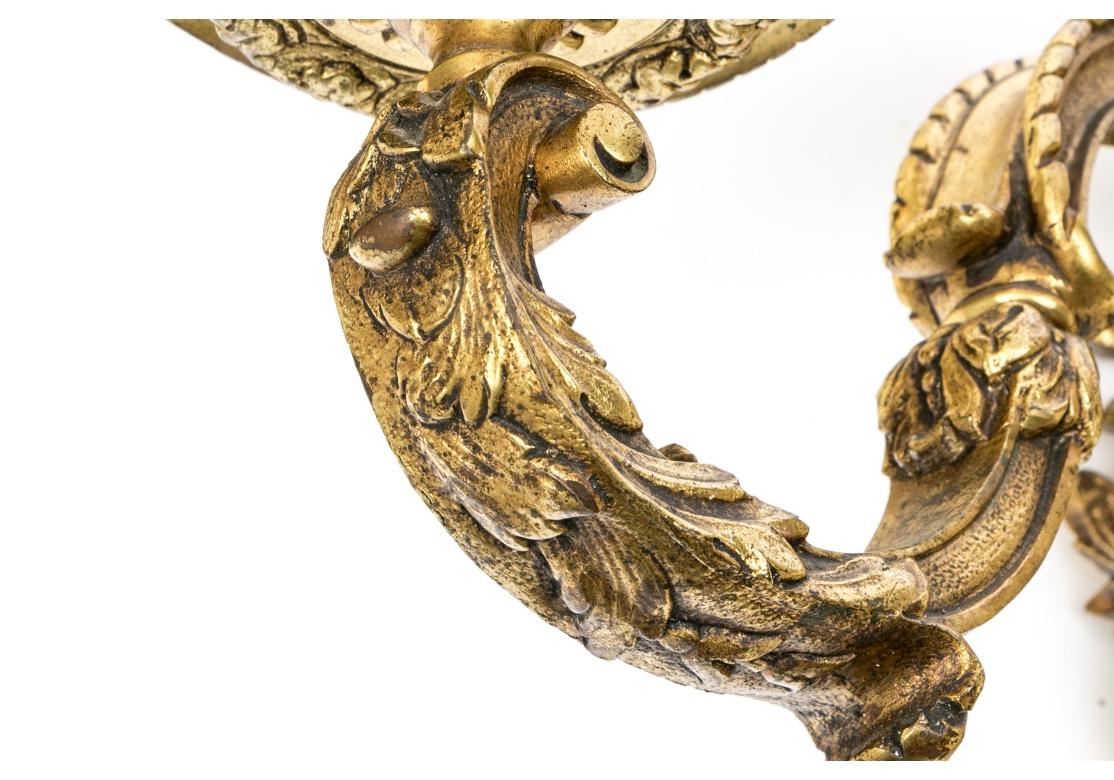 Coppia di applique firmate in bronzo dorato francese in stile neoclassico in vendita 9