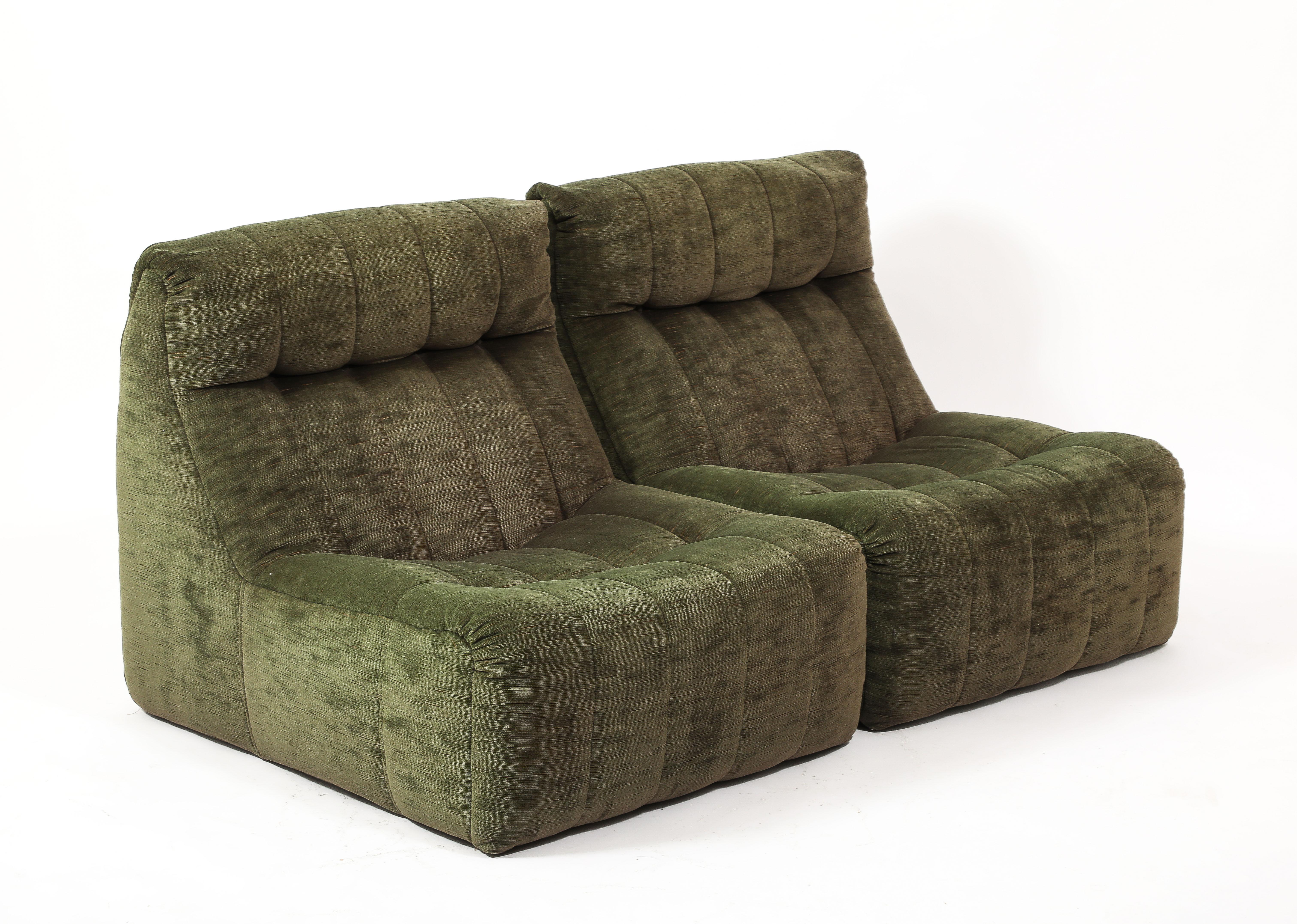 Paire de chaises à pantoufles en velours vert signées par Steiner & Greene - France 1970's en vente 4
