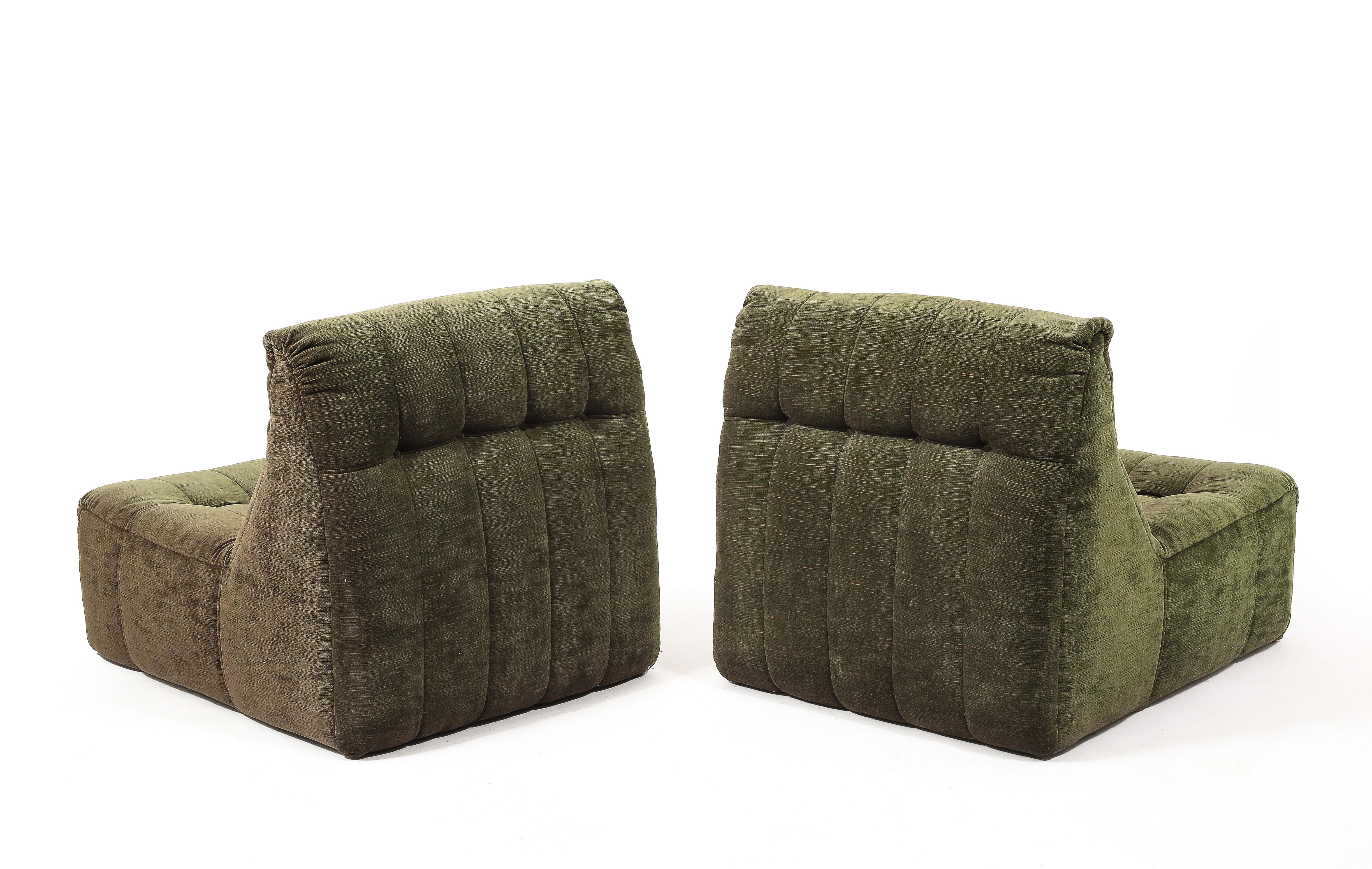 Paire de chaises à pantoufles en velours vert signées par Steiner & Greene - France 1970's en vente 1