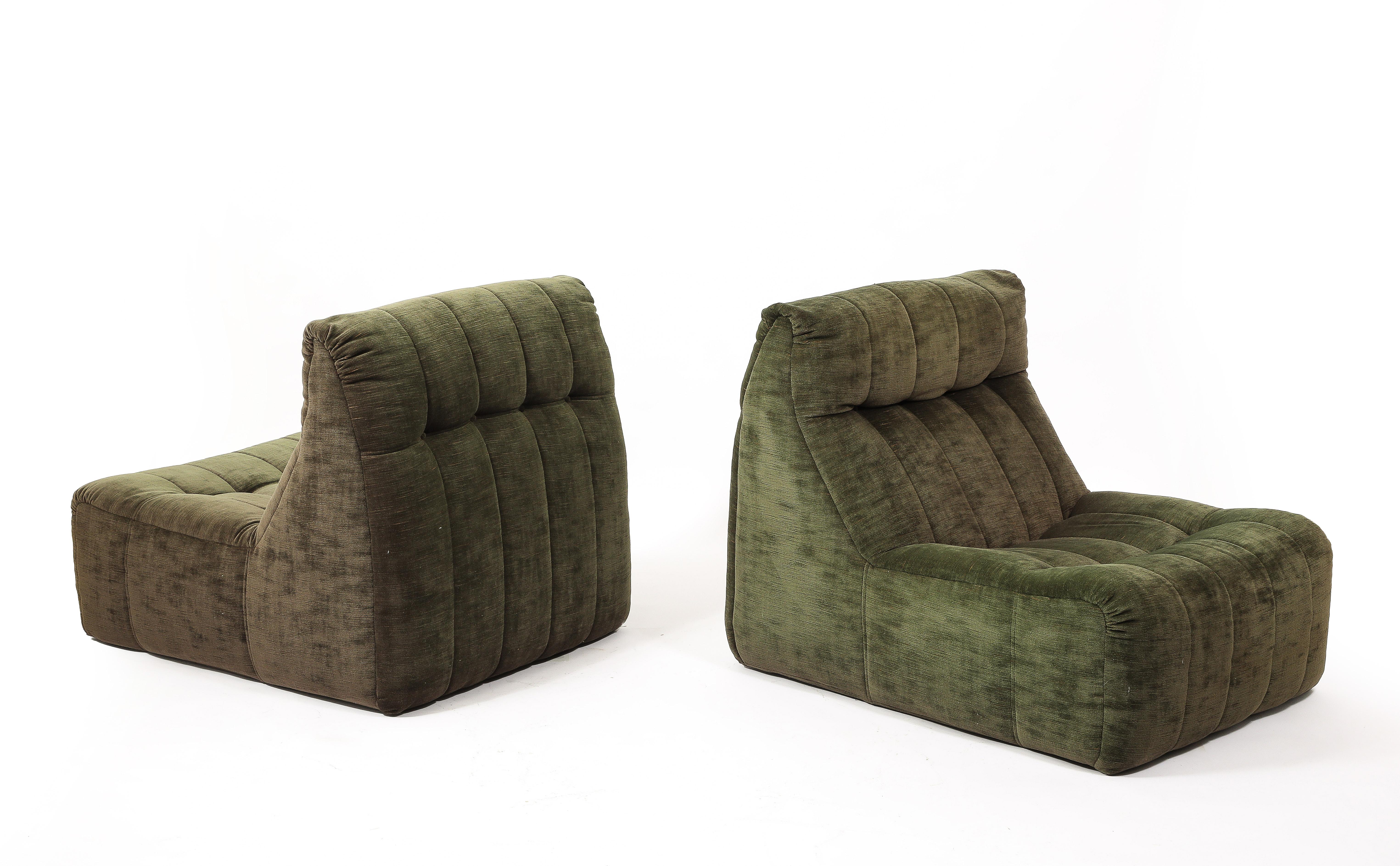Paire de chaises à pantoufles en velours vert signées par Steiner & Greene - France 1970's en vente 2