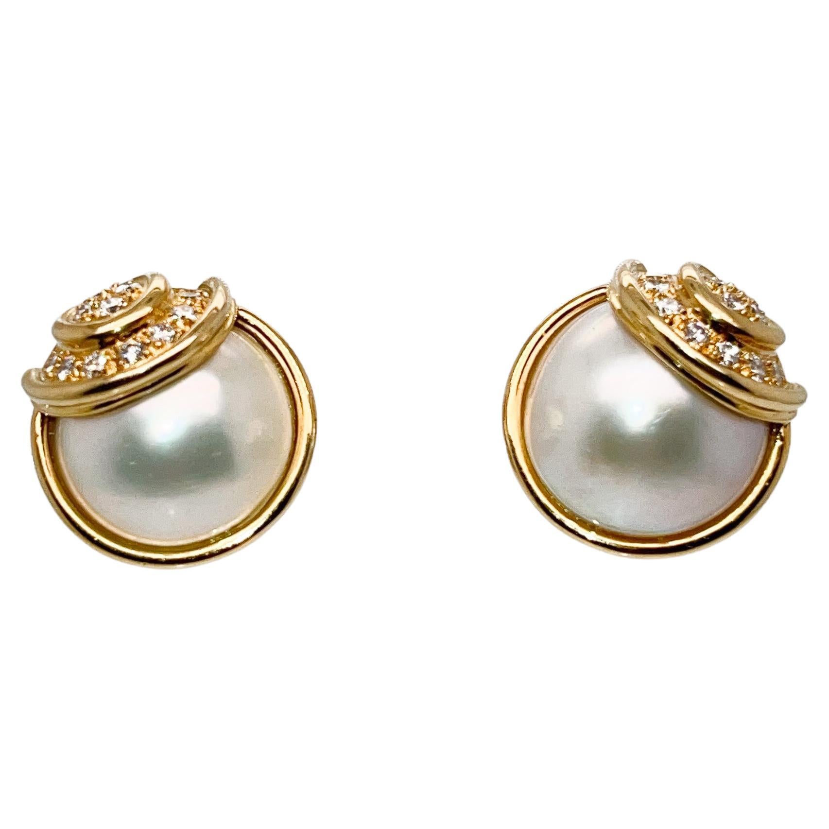 Modern Pair of Signed Gübelin 18K Gold, Diamond & Mabe Pearl Clip-On Earrings For Sale