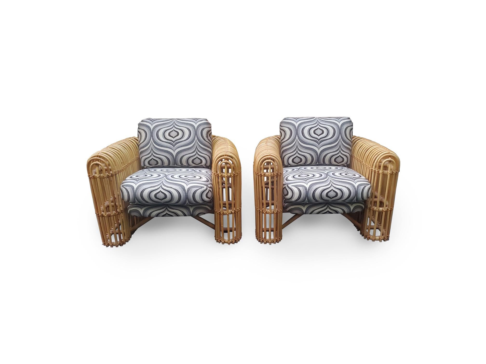 Paire de chaises longues signées Henry Olko en rotin et canne Rib Series en vente 1