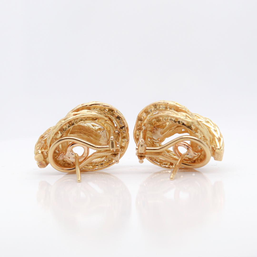 Pair of Signed Hermes 18k Gold Vendôme Earrings In Good Condition For Sale In Philadelphia, PA