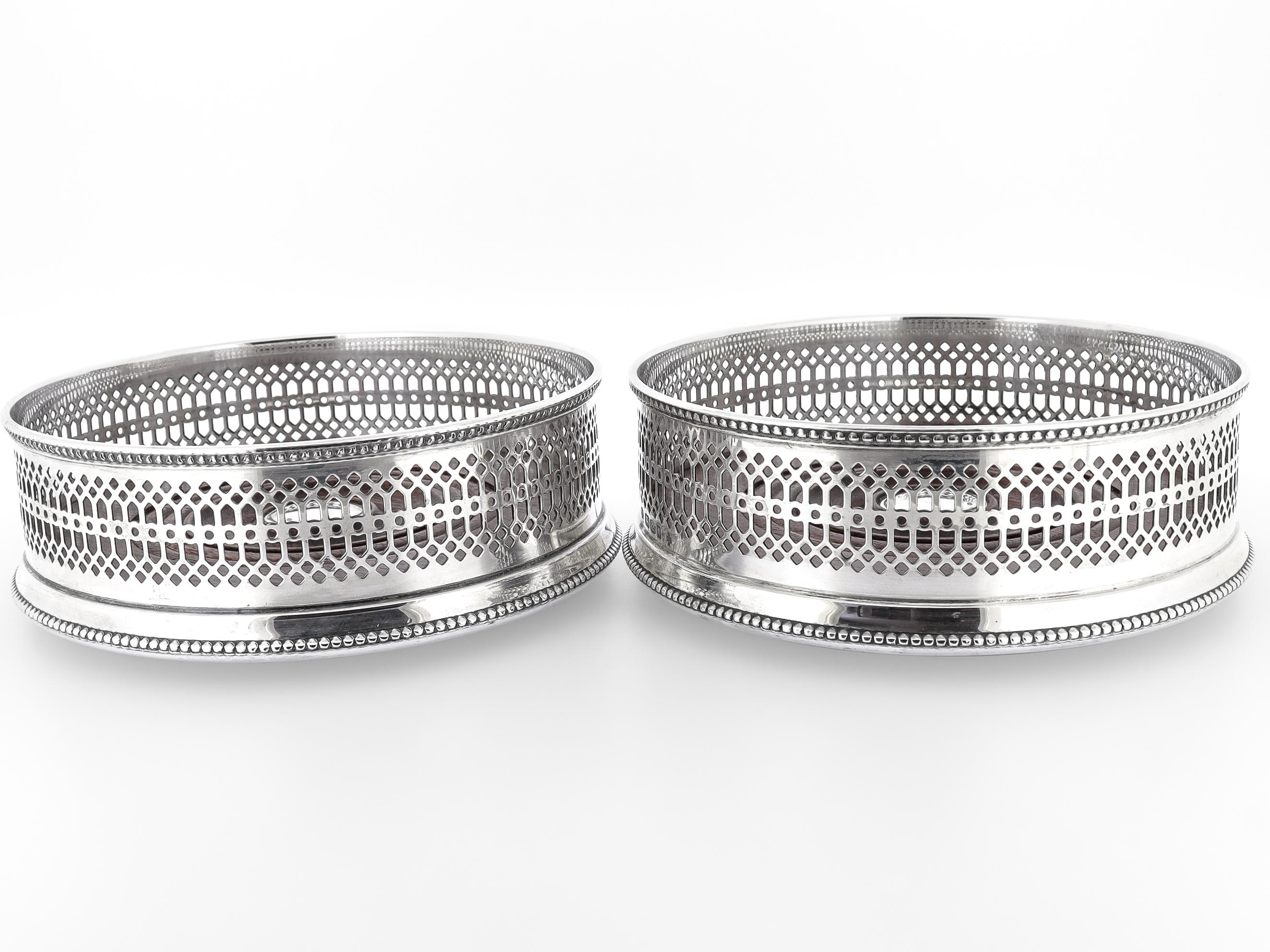 Paar signierte Israel Freeman & Son Sterling Silber & Wood Wein Untersetzer für Damen oder Herren im Angebot