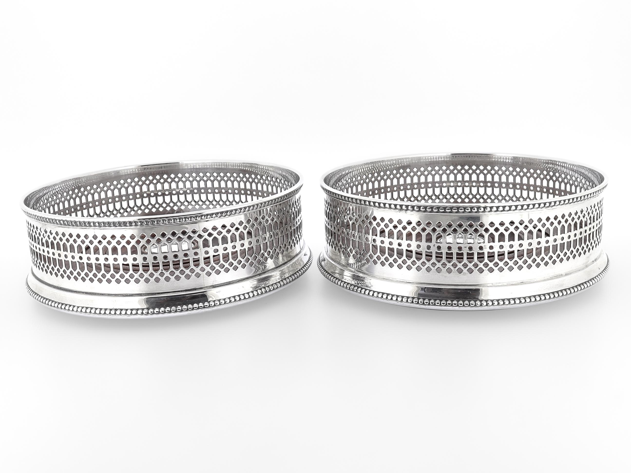Paar signierte Israel Freeman & Son Sterling Silber & Wood Wein Untersetzer im Angebot 1