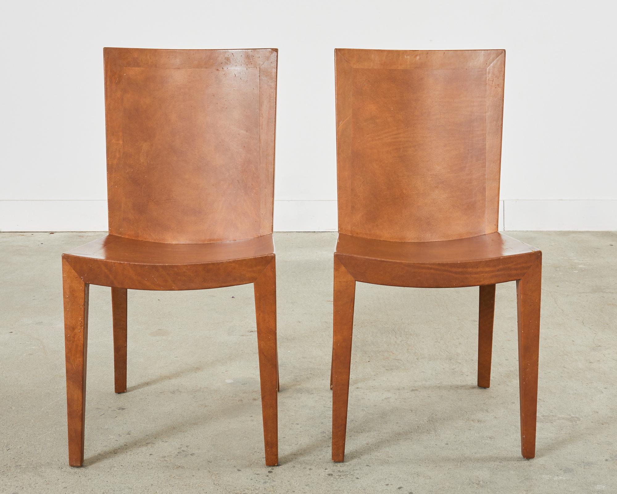 Moderne Paire de chaises JMF en peau de chèvre signées Karl Springer 1986 en vente