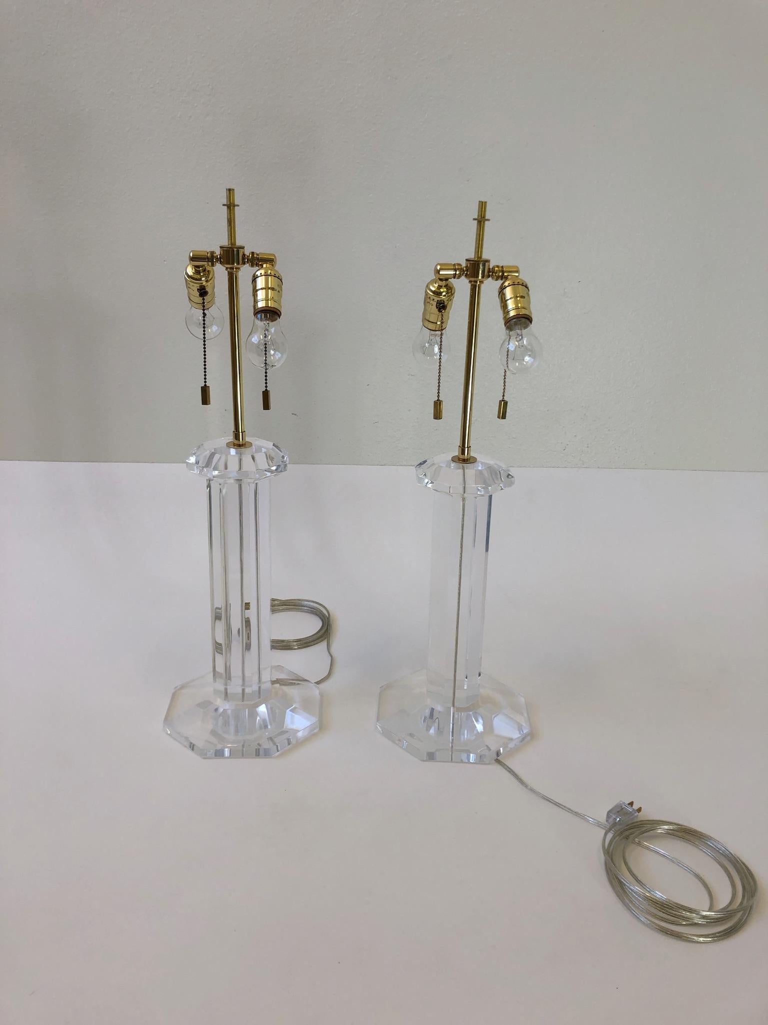 Pair of Signed Karl Springer Lucite and Brass Table Lamps In Excellent Condition In Palm Springs, CA