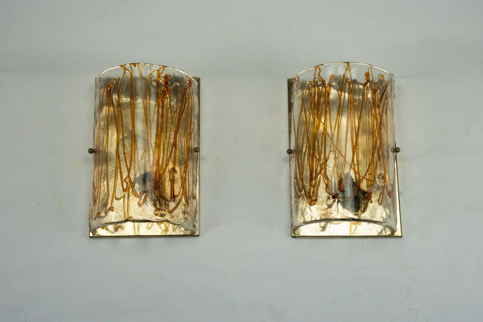 Pareja de apliques de cristal de Murano grueso firmados por La Murrina. Italia, años setenta. Moderno de mediados de siglo en venta