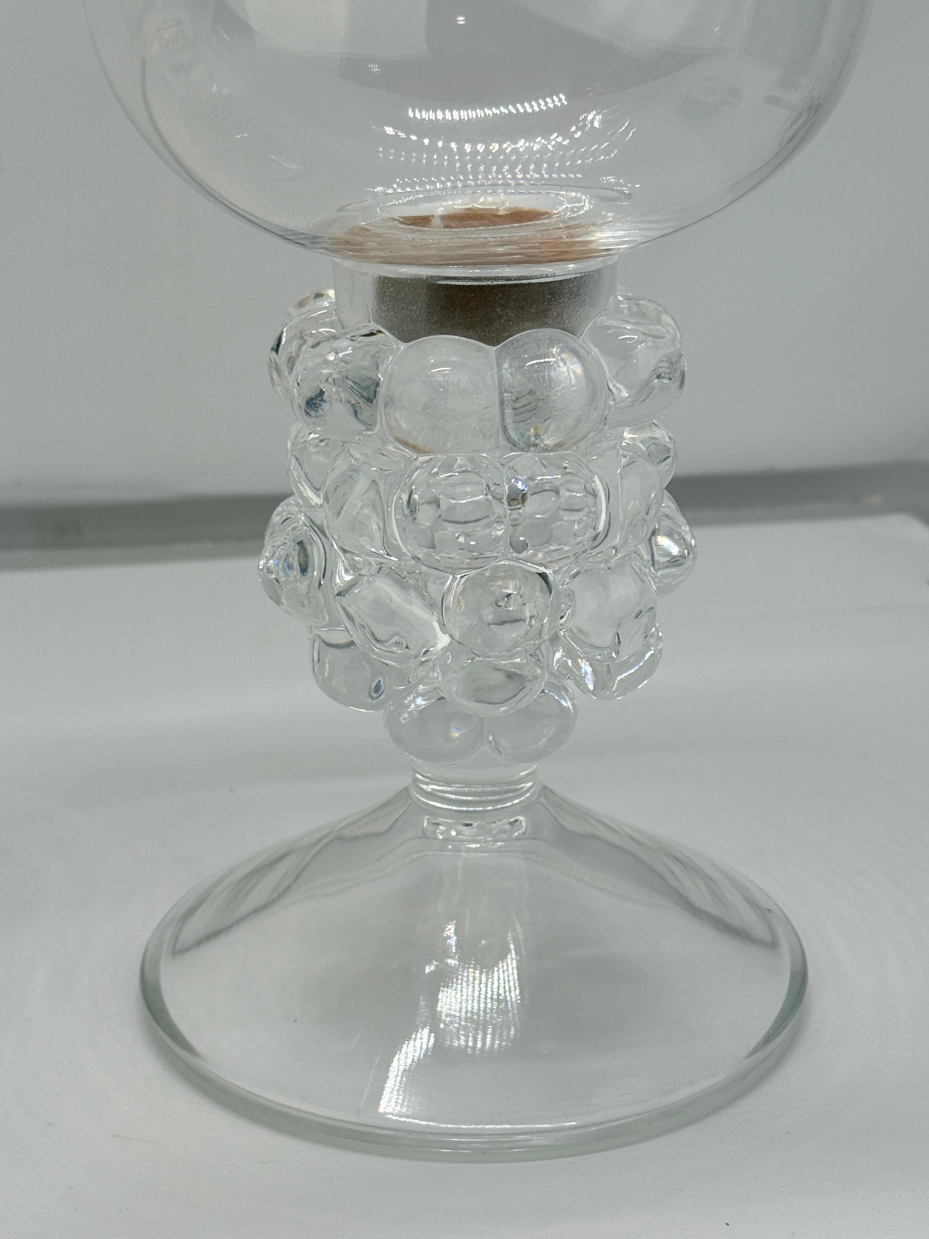 Paire de chandeliers ouragan en cristal 