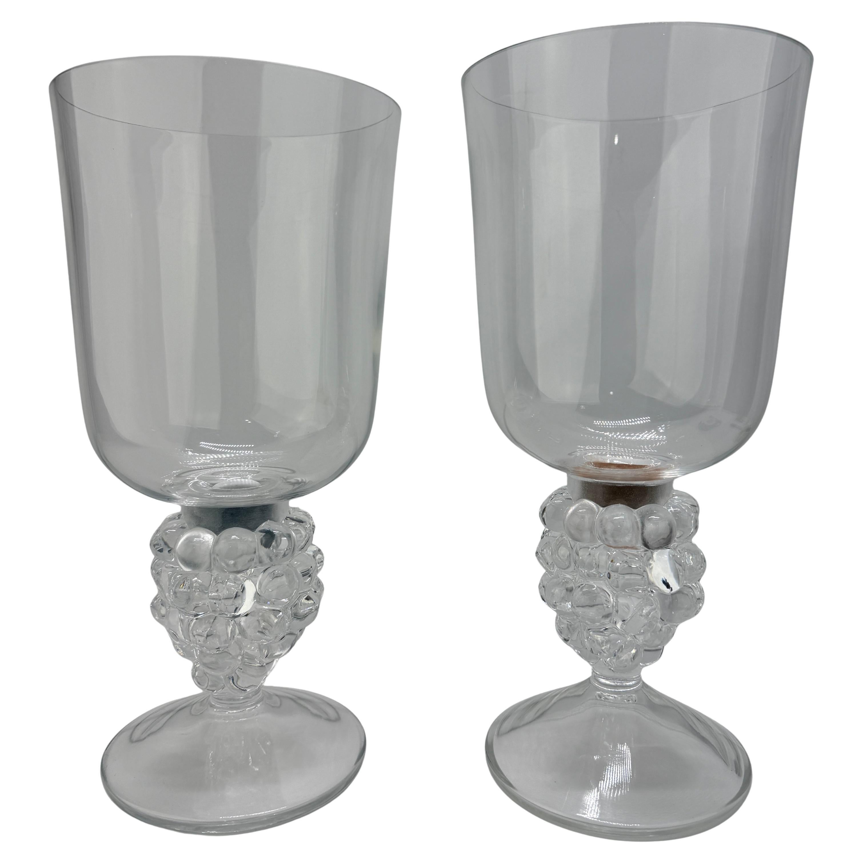 Paire de chandeliers ouragan en cristal "Clos Vougeot" signés Lalique France en vente