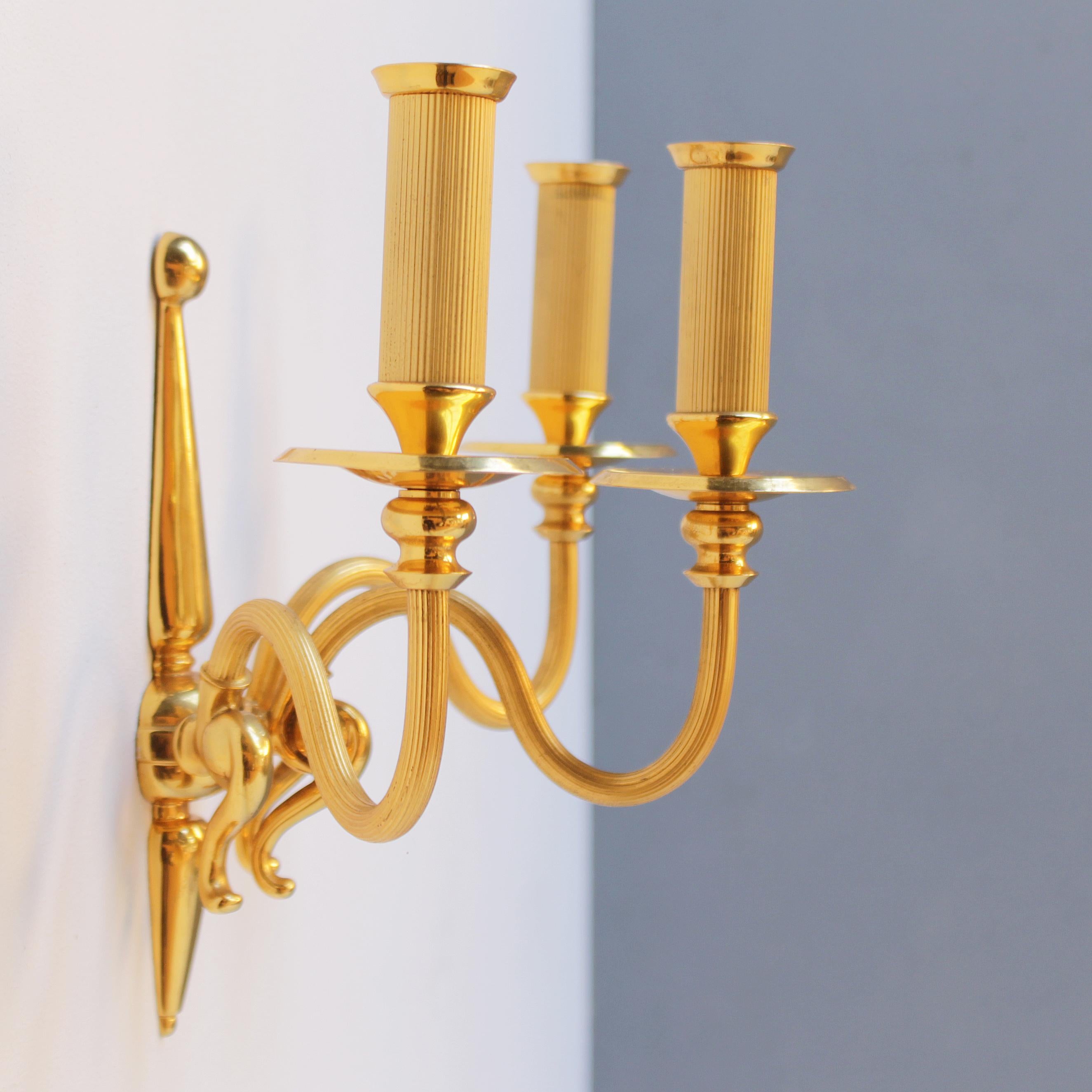 Hollywood Regency Pair of Signed Lumi Milano Gold-Plated Sconces For Sale