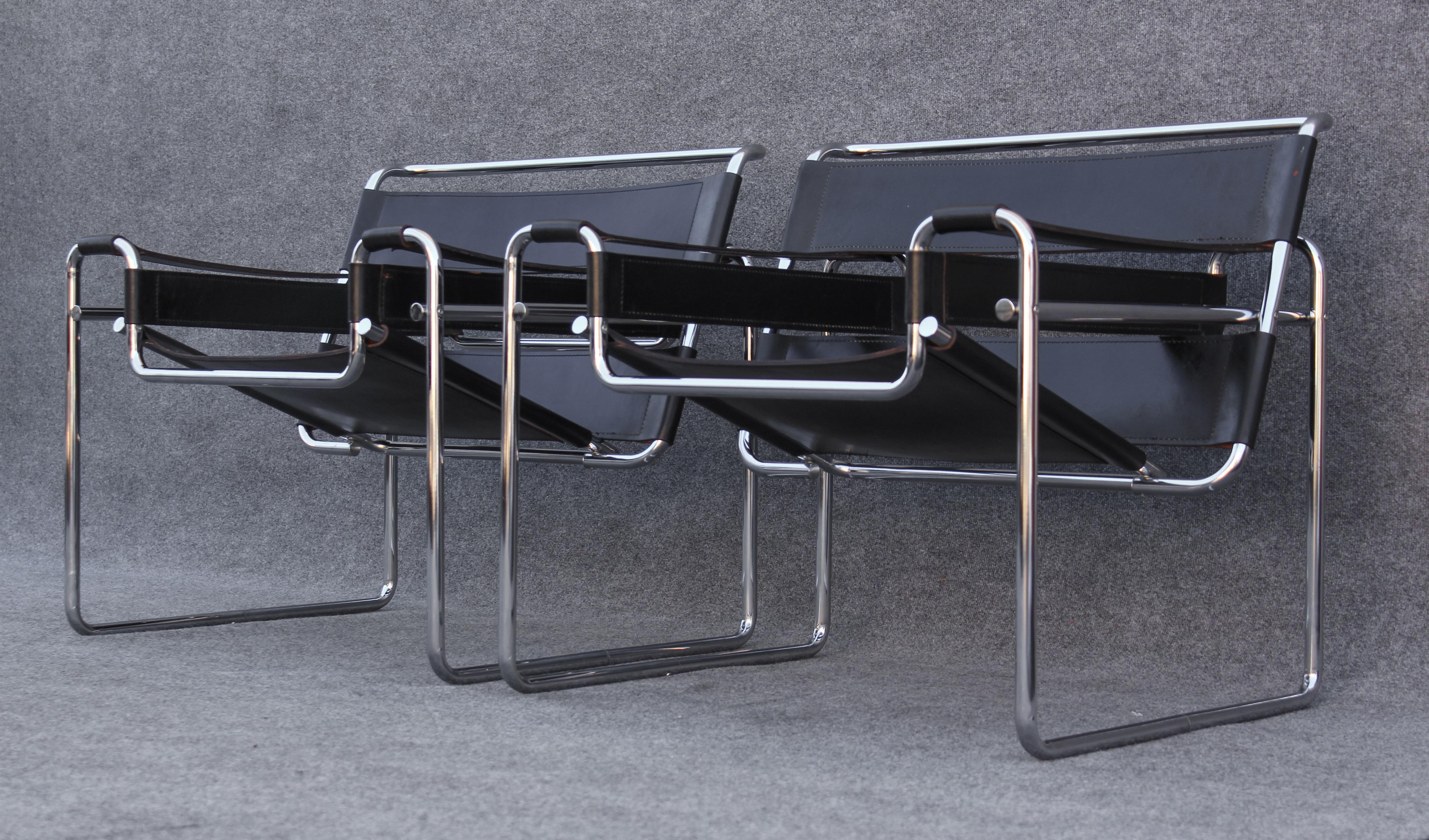 Acier Paire de chaises longues Wassily signées Marcel Breuer Stendig fabriquées en Italie dans les années 1960 en vente