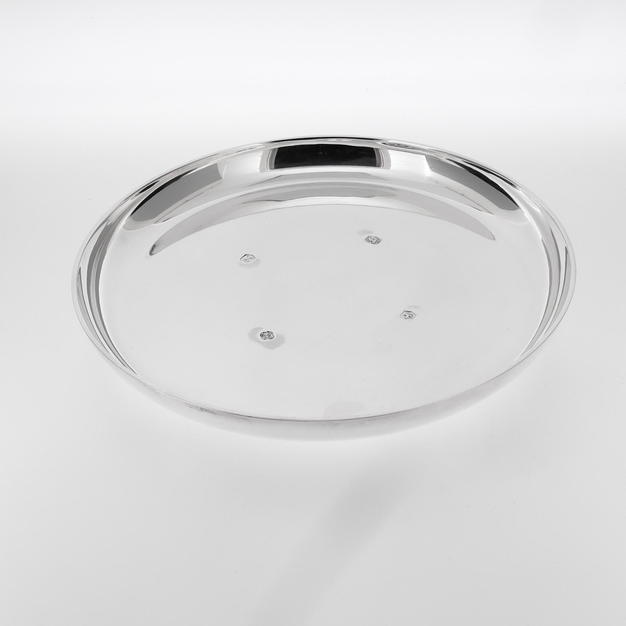 Paar signiert Mitte des Jahrhunderts Asprey & Co. Sterling Silber Weinflaschenuntersetzer im Angebot 3