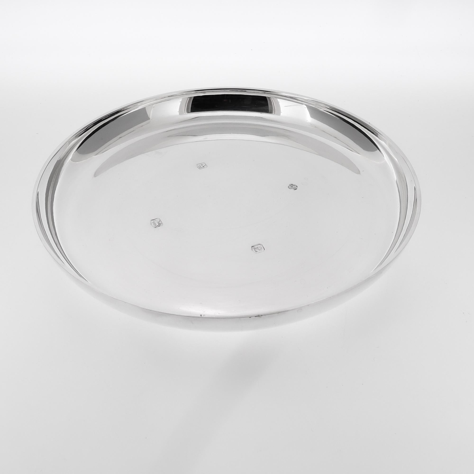 Paar signiert Mitte des Jahrhunderts Asprey & Co. Sterling Silber Weinflaschenuntersetzer im Angebot 1