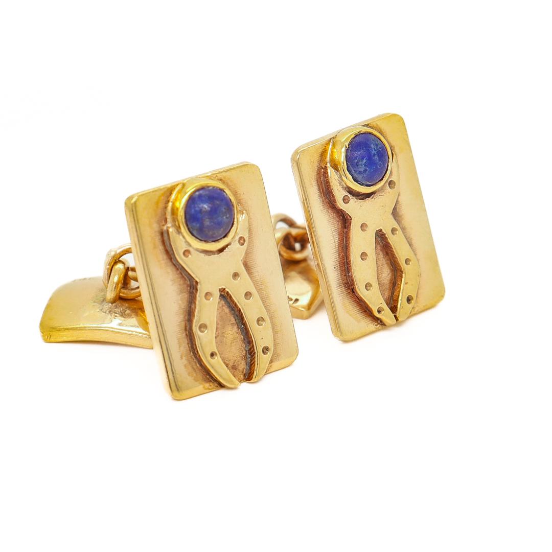 Pair of Signed Modernist Sam Kramer 14k Yellow Gold & Lapis Cabochon Cufflinks In Good Condition For Sale In Philadelphia, PA