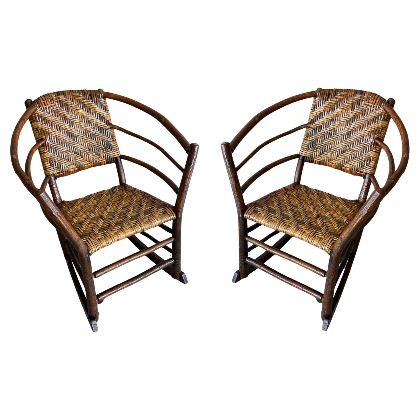 Paire de fauteuils à bascule signés Old Hickory Barrel Back