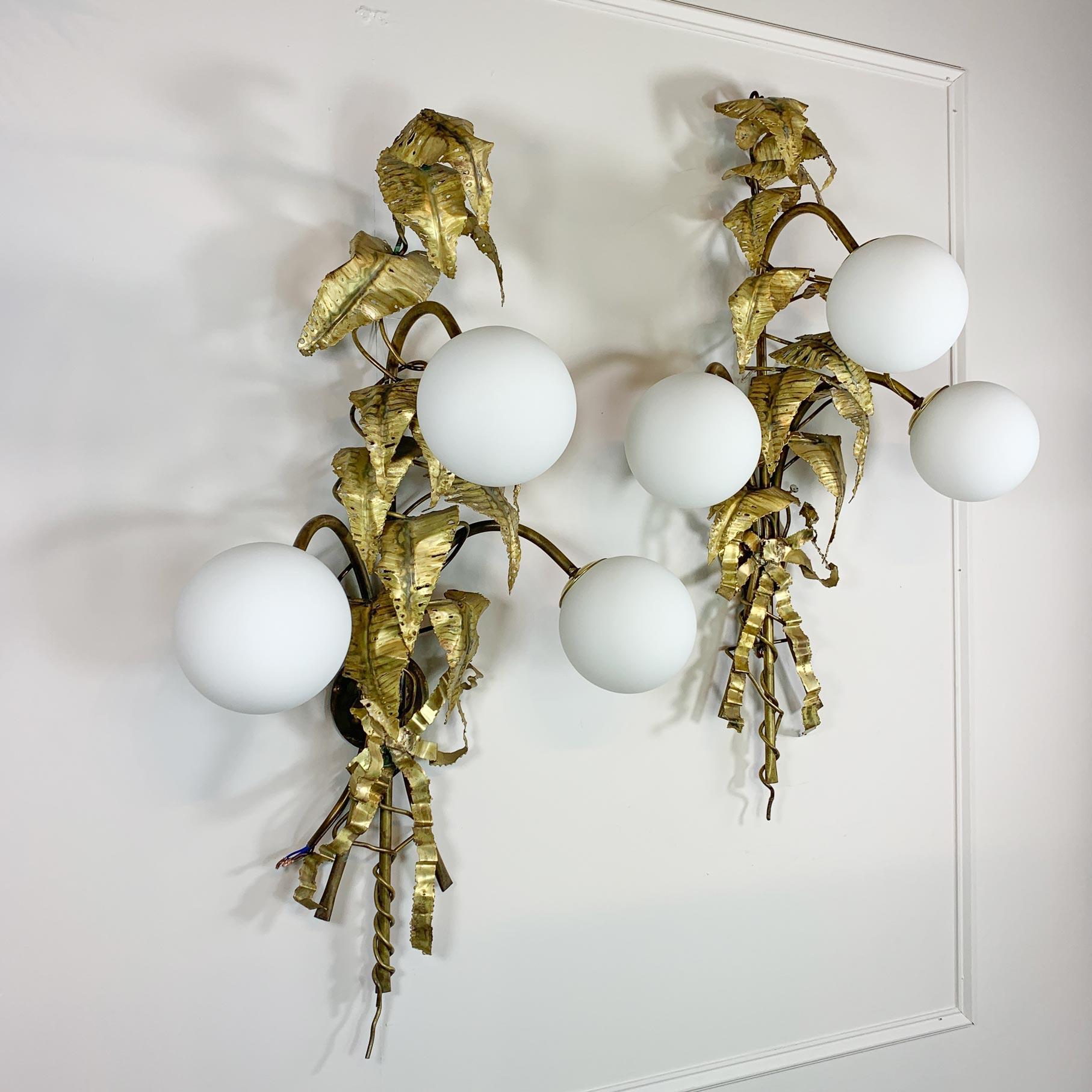 Signed P. Mas Rossi Naturalistic Gold Leaf Wall Lights In Good Condition For Sale In Hastings, GB