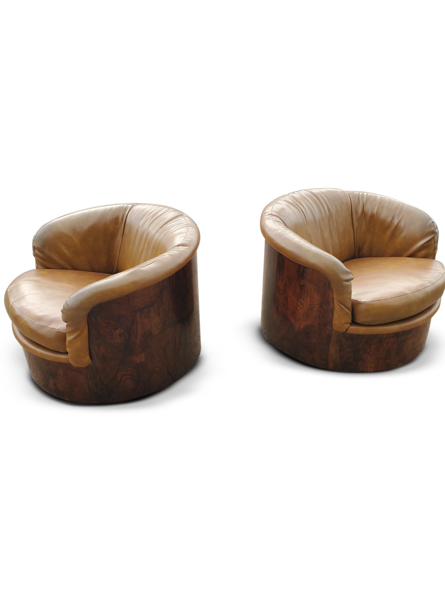 Mid-Century Modern Pair of Signed Rosewood Plycraft Swivel Lounge Chairs  For Sale