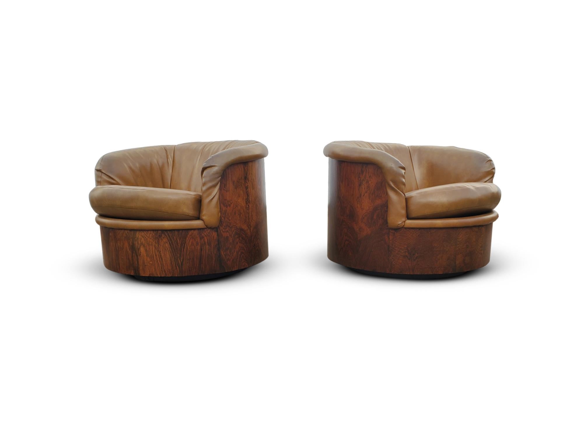 American Pair of Signed Rosewood Plycraft Swivel Lounge Chairs  For Sale