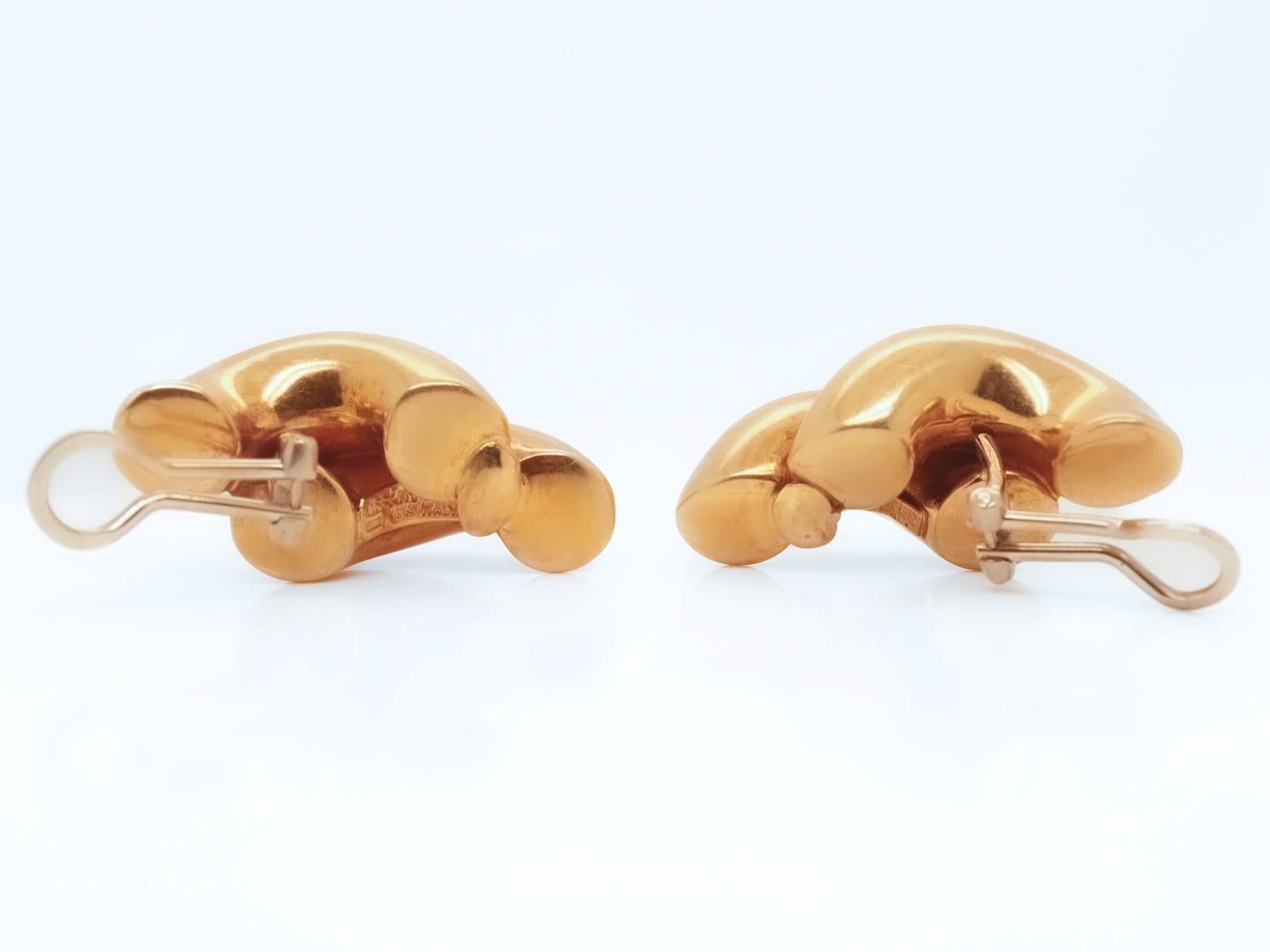 Pair of Signed Tiffany & Co. 18k Yellow Gold San Marco Link Clip Earrings For Sale 3