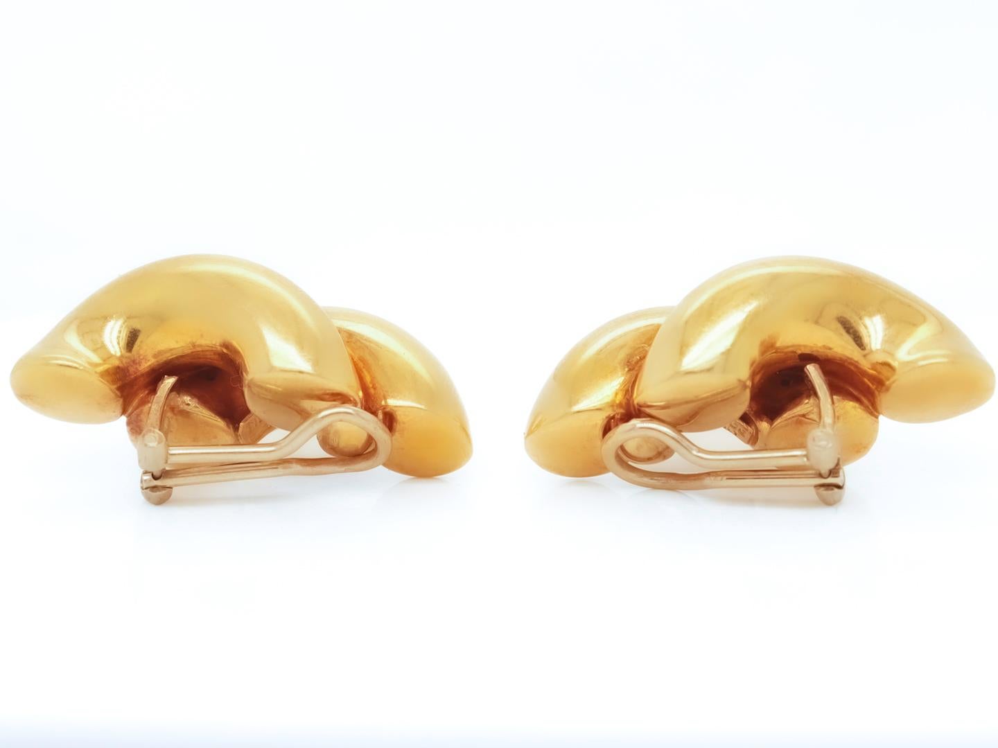 Pair of Signed Tiffany & Co. 18k Yellow Gold San Marco Link Clip Earrings For Sale 1