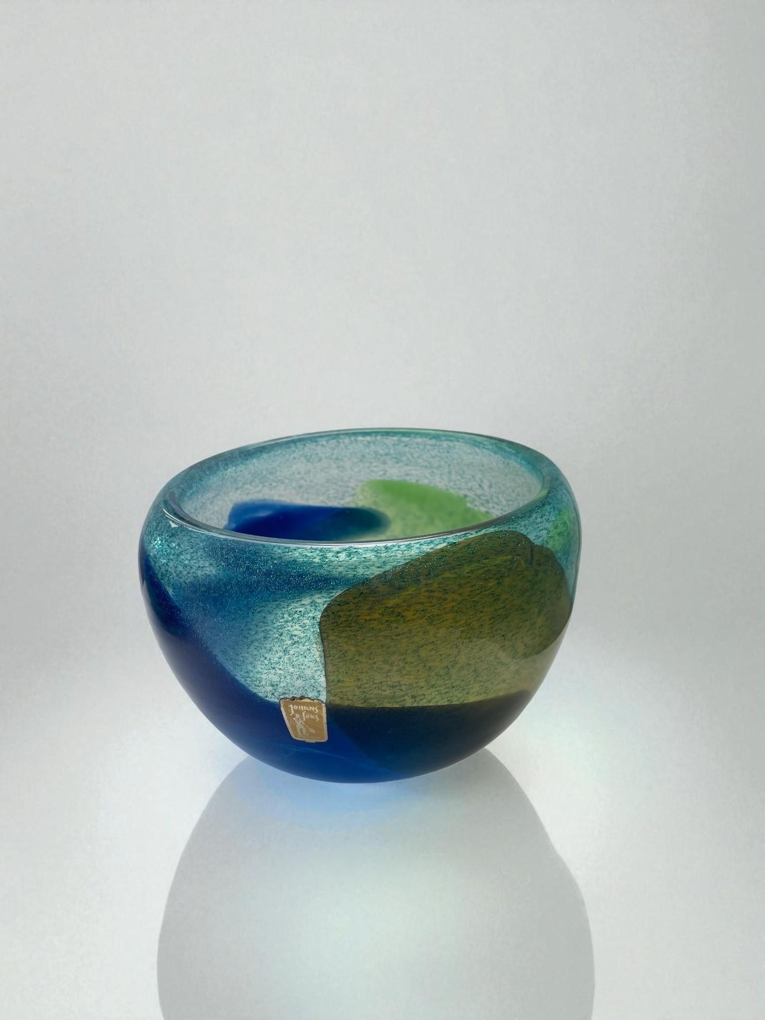 Pair of Signed Vase and Bowl by Bengt Orup for Johansfors, Sweden 1960's In Good Condition For Sale In Stockholm, SE