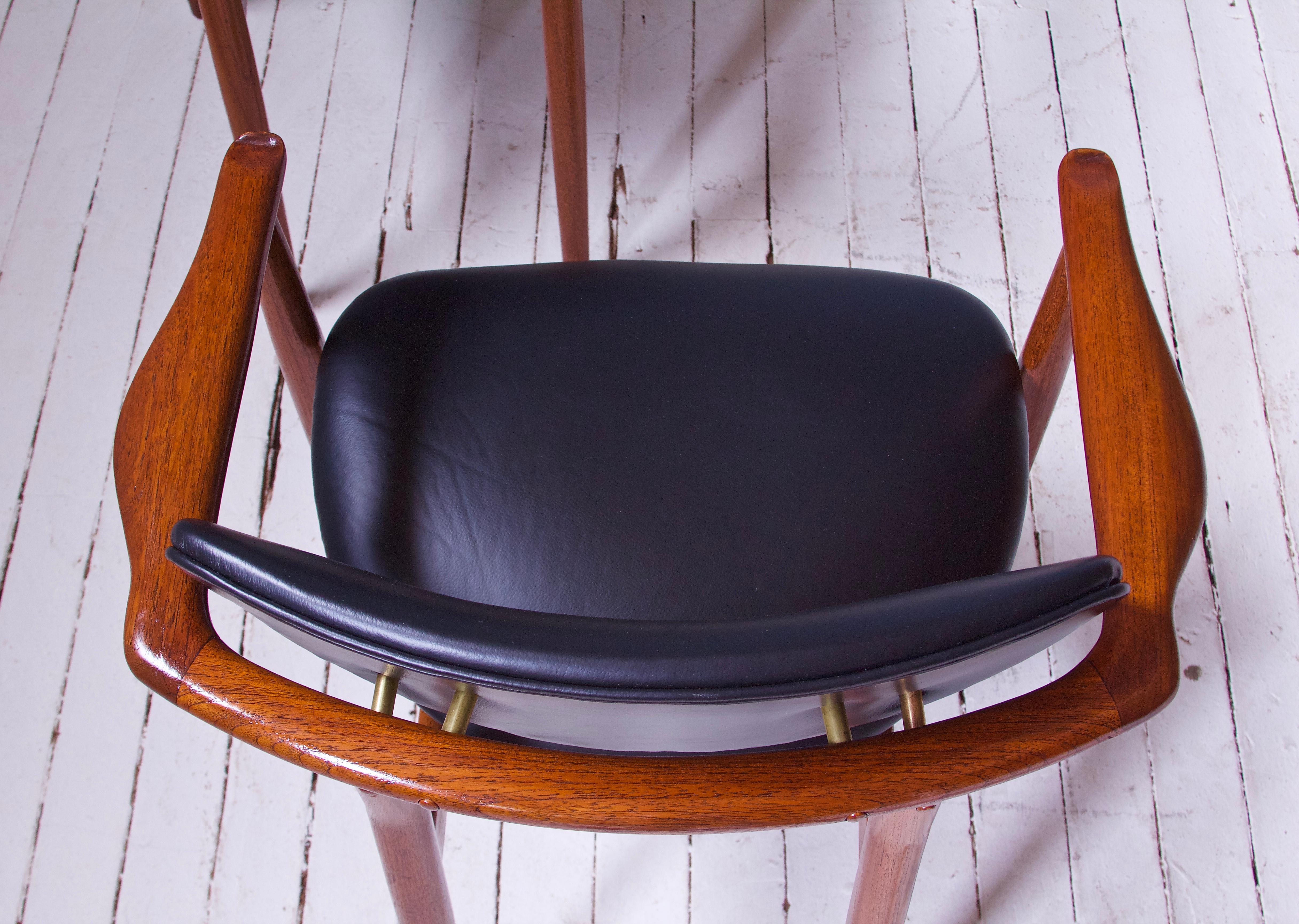 Pair of Signed Vintage Finn Juhl '109' Armchairs in Teak, Leather & Brass, 1946 6