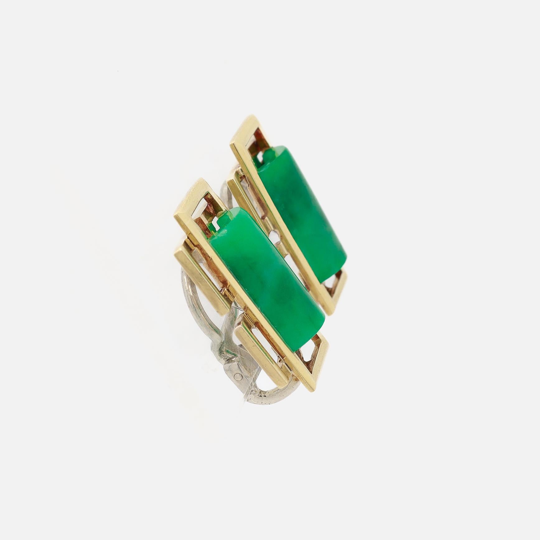 Pair of Signed Wedderien Mid-Century Modern 18K Gold & Jade Clip-On Earrings For Sale 3