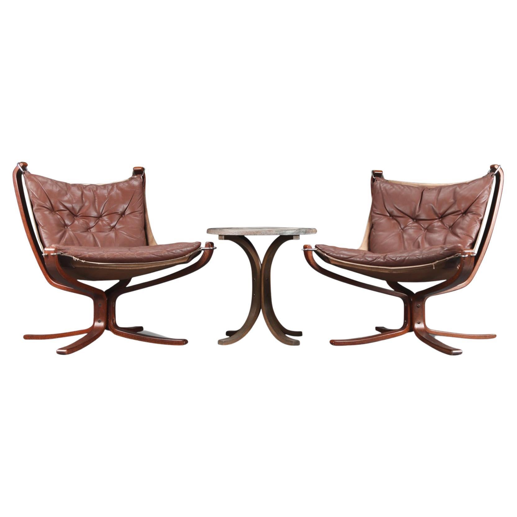 Pair of Sigurd Ressell Falcon Chairs + Side Table