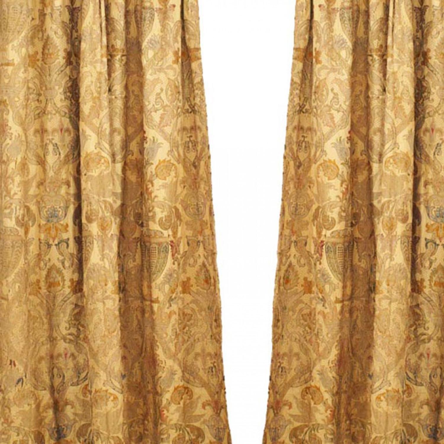 Ricamato Pair of Silk and Metallic Thread Drapes in vendita