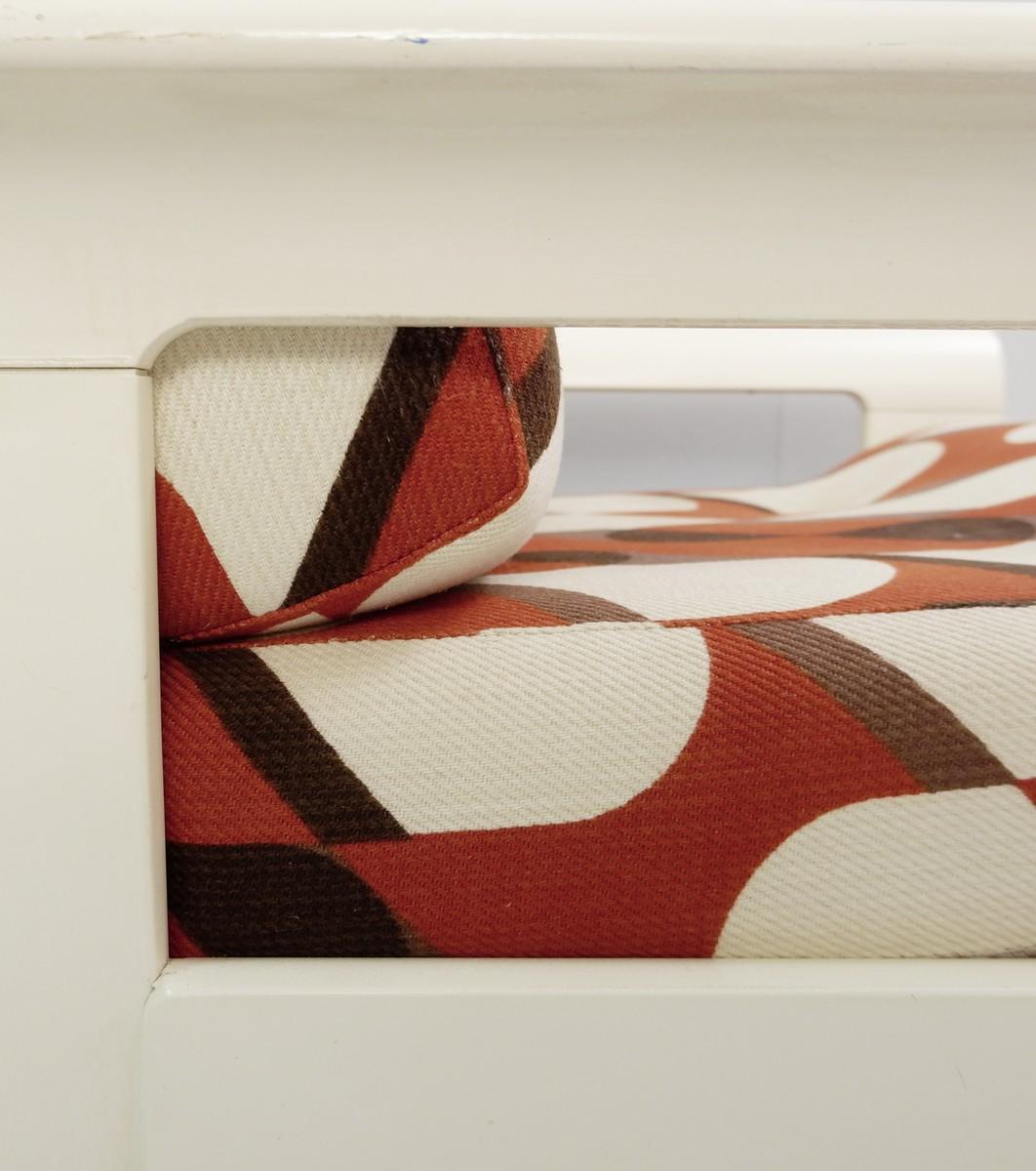Paire de fauteuils Silvano Passi en bois laqué crème, tapisserie d'origine Bon état - En vente à Brussels, BE