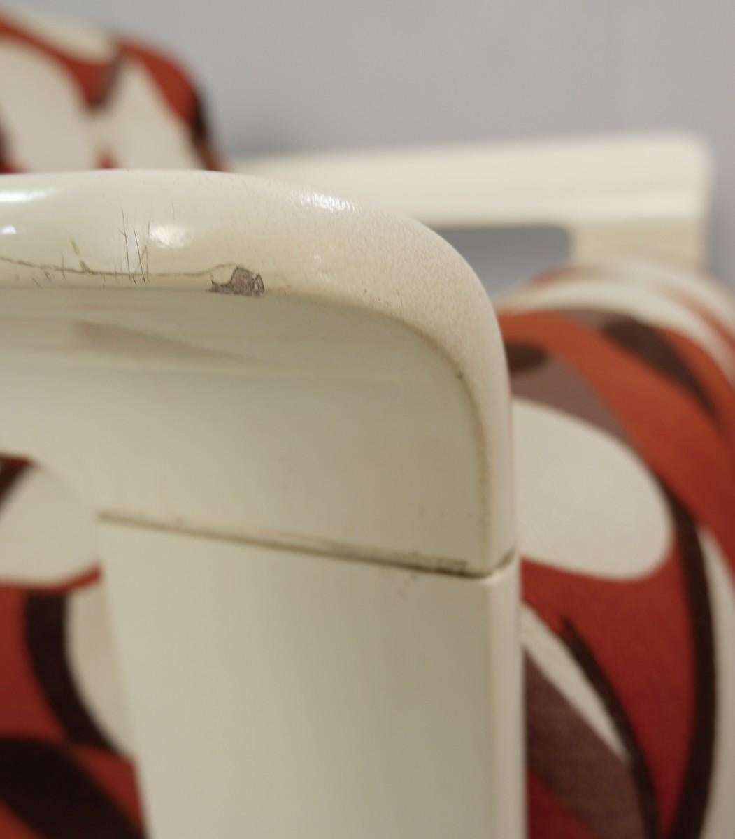 Bois Paire de fauteuils Silvano Passi en bois laqué crème, tapisserie d'origine en vente