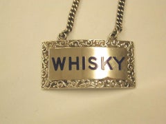 Paire d'étiquettes en argent et émaillées Sherry and Whisky, datées de 1961, Birmingham
