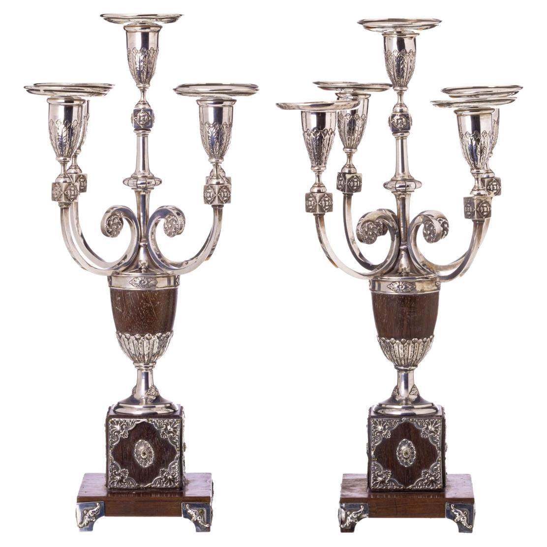 Paar silberne Kerzenständer aus dem 19. Jahrhundert